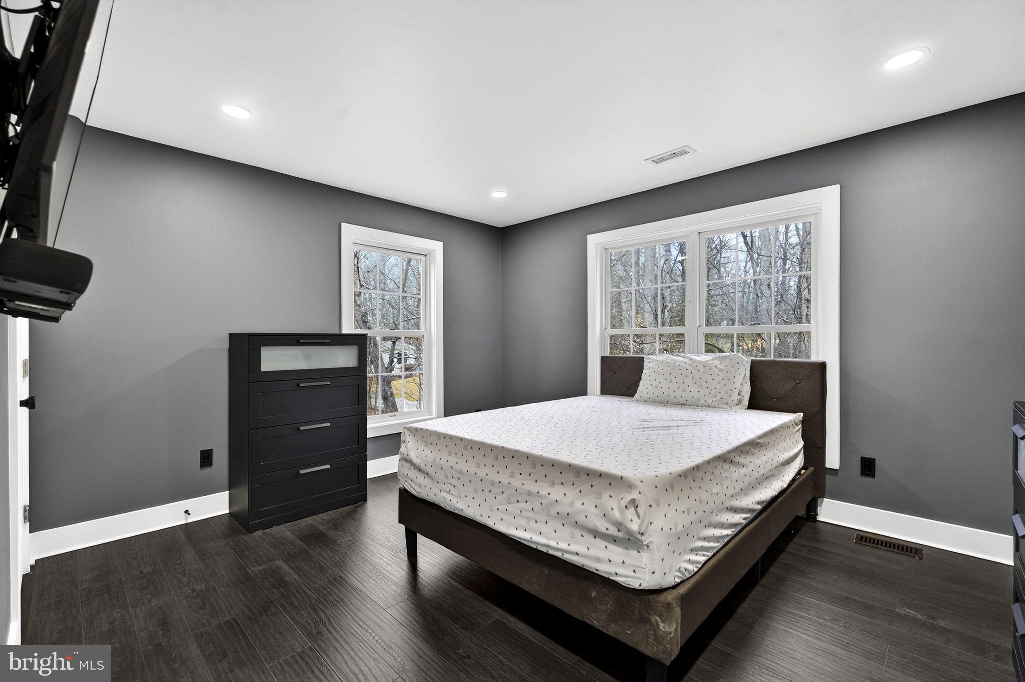 FOX DEN ESTATES - Residential