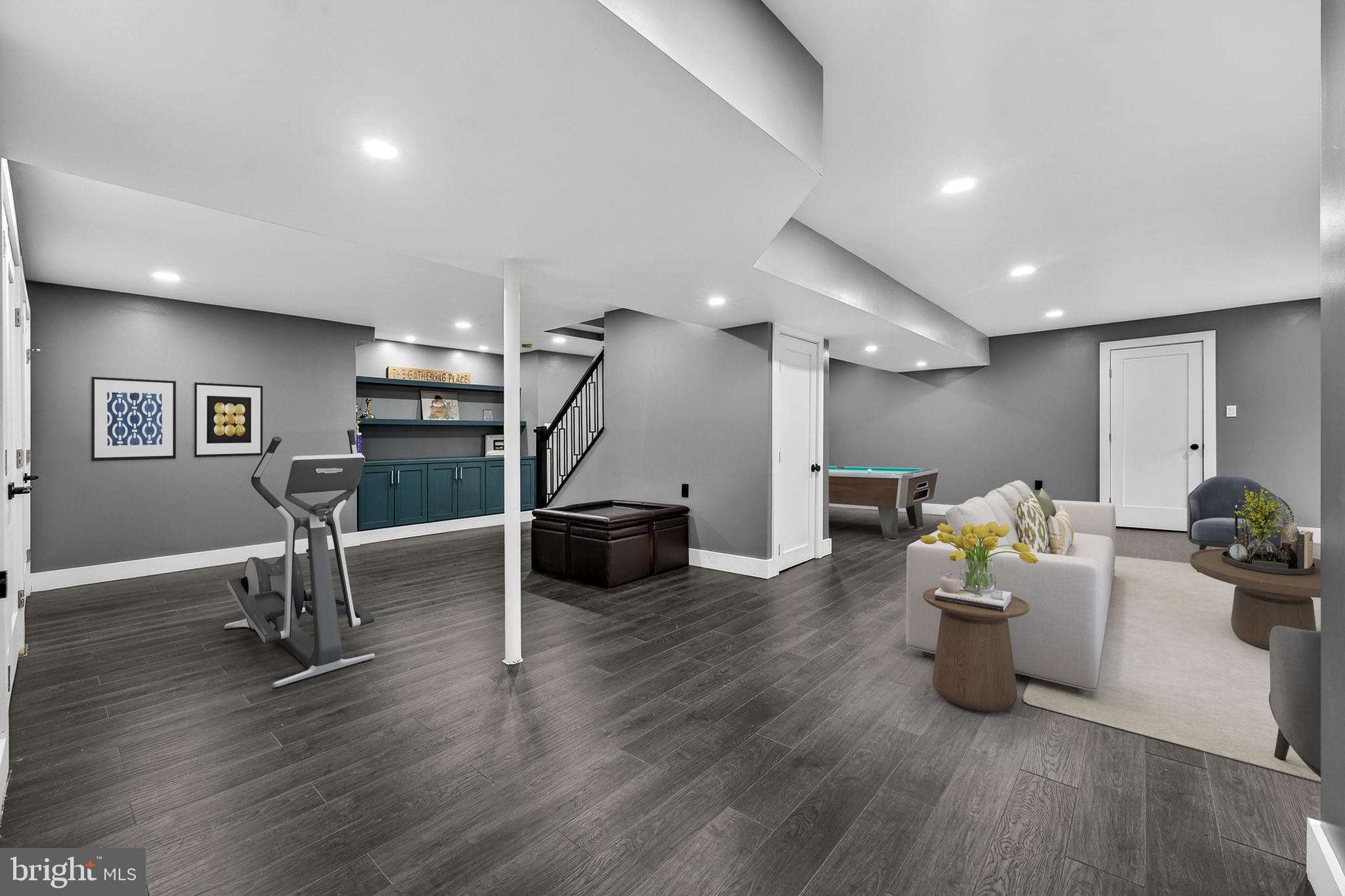 FOX DEN ESTATES - Residential