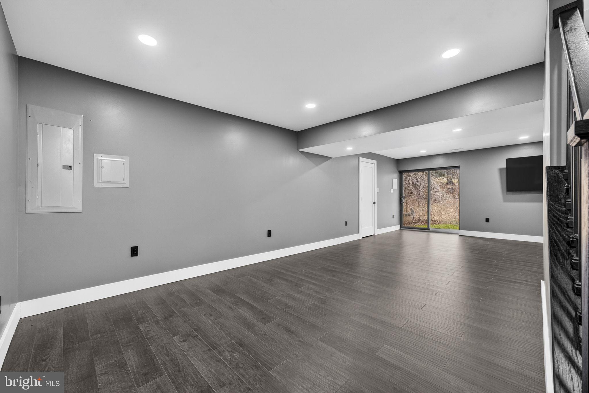 FOX DEN ESTATES - Residential