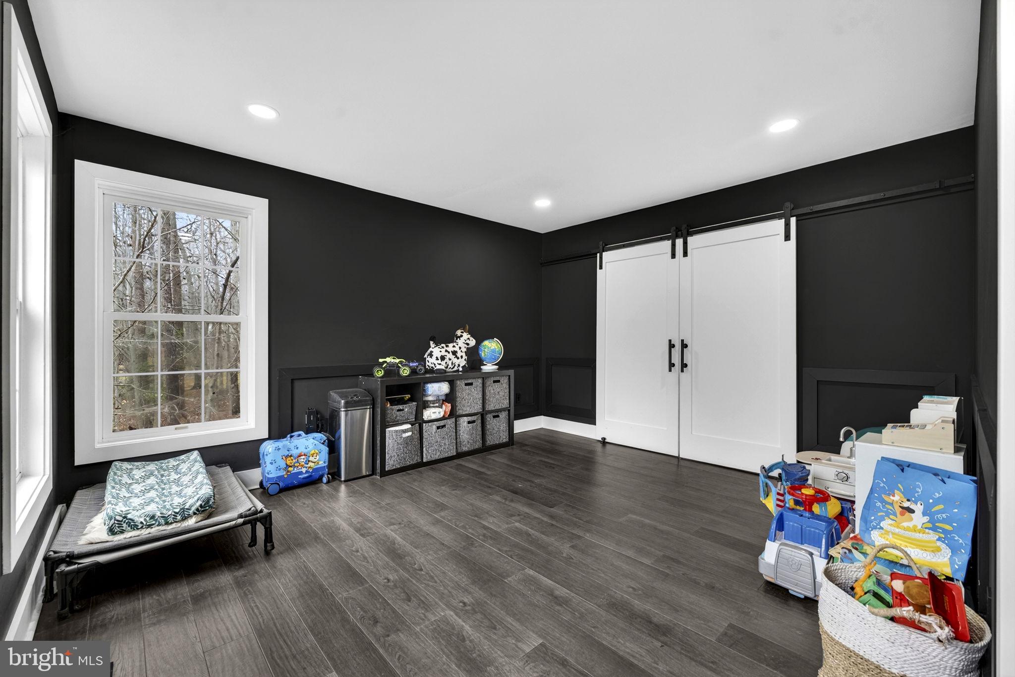 FOX DEN ESTATES - Residential