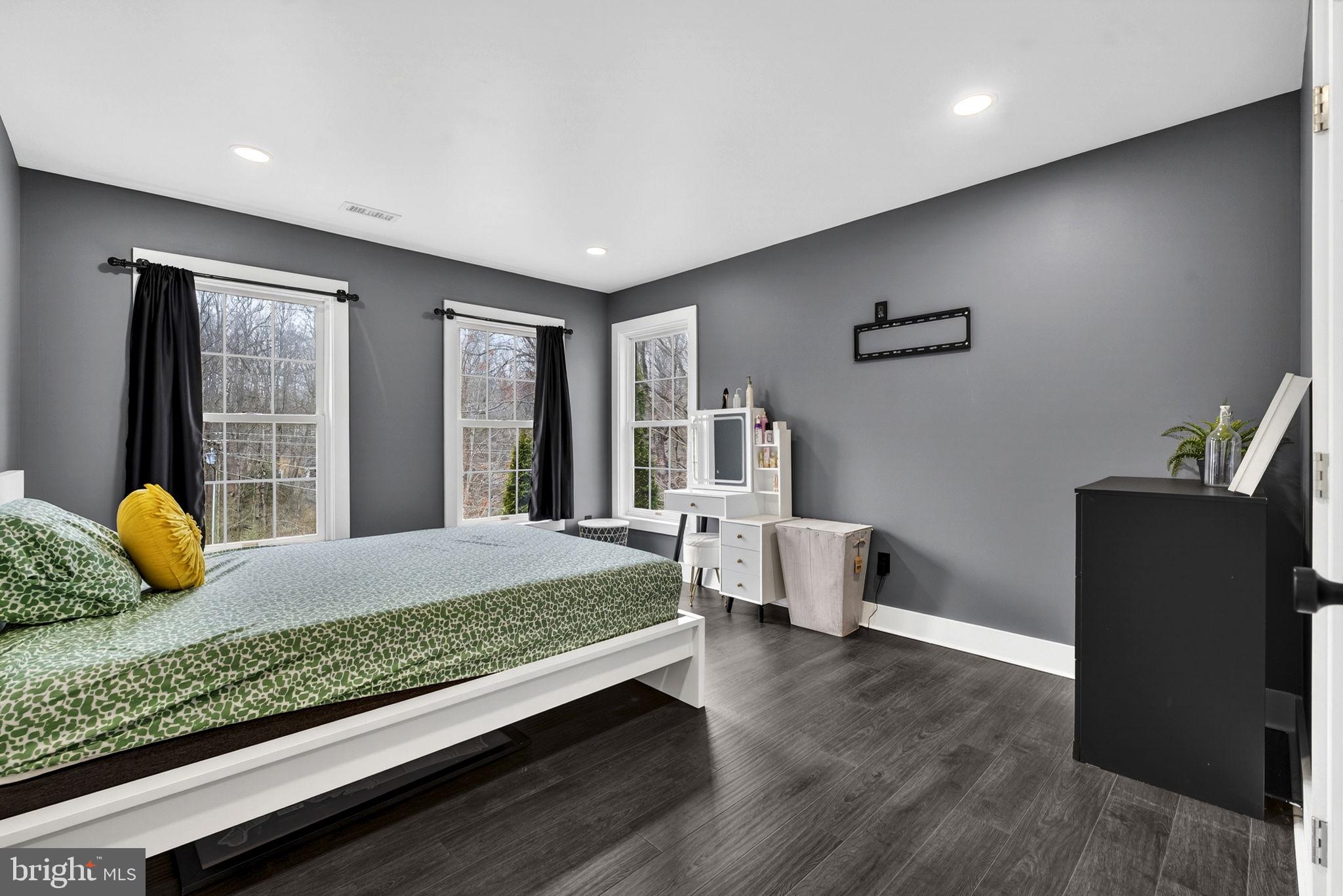 FOX DEN ESTATES - Residential