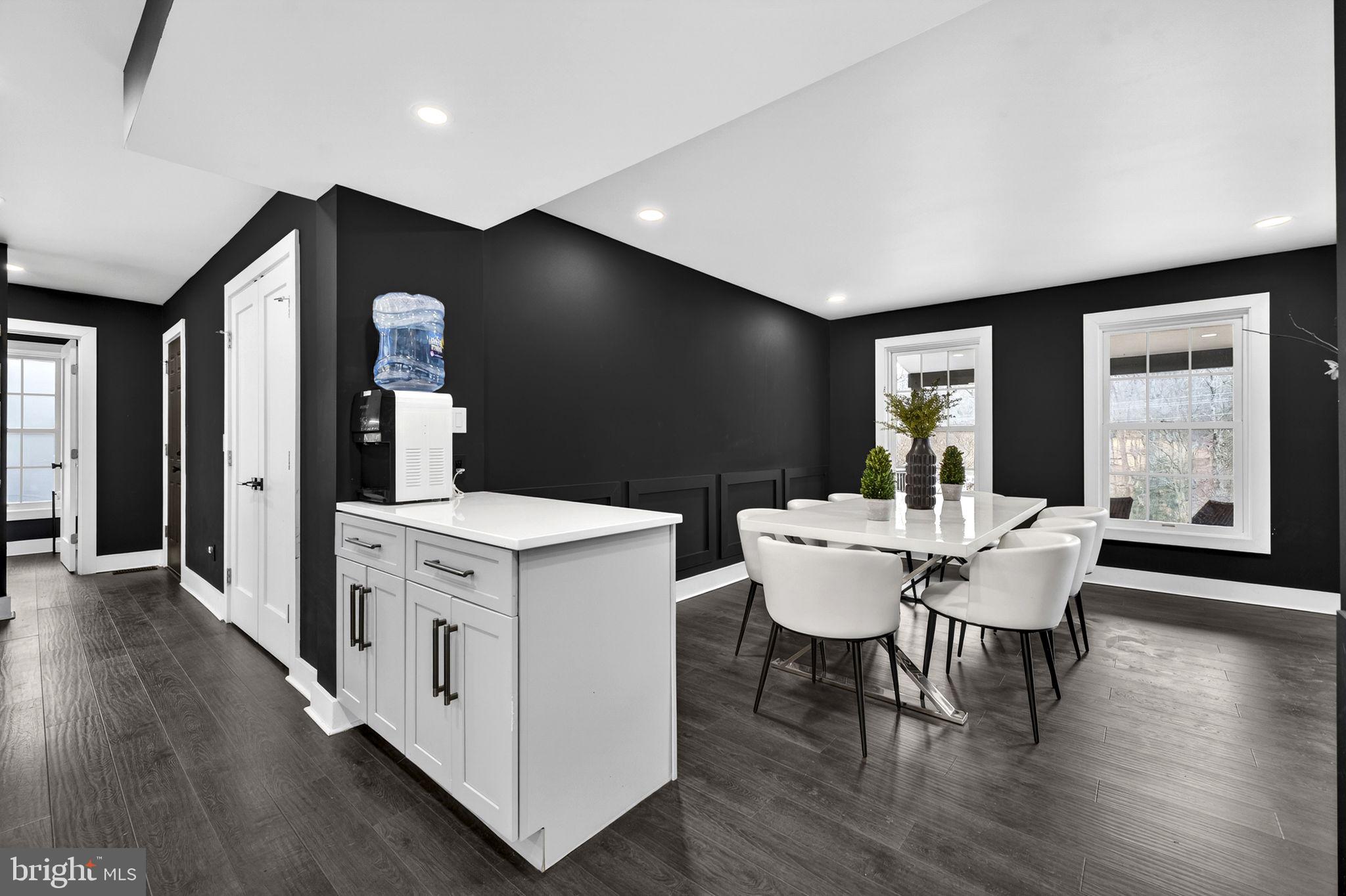 FOX DEN ESTATES - Residential