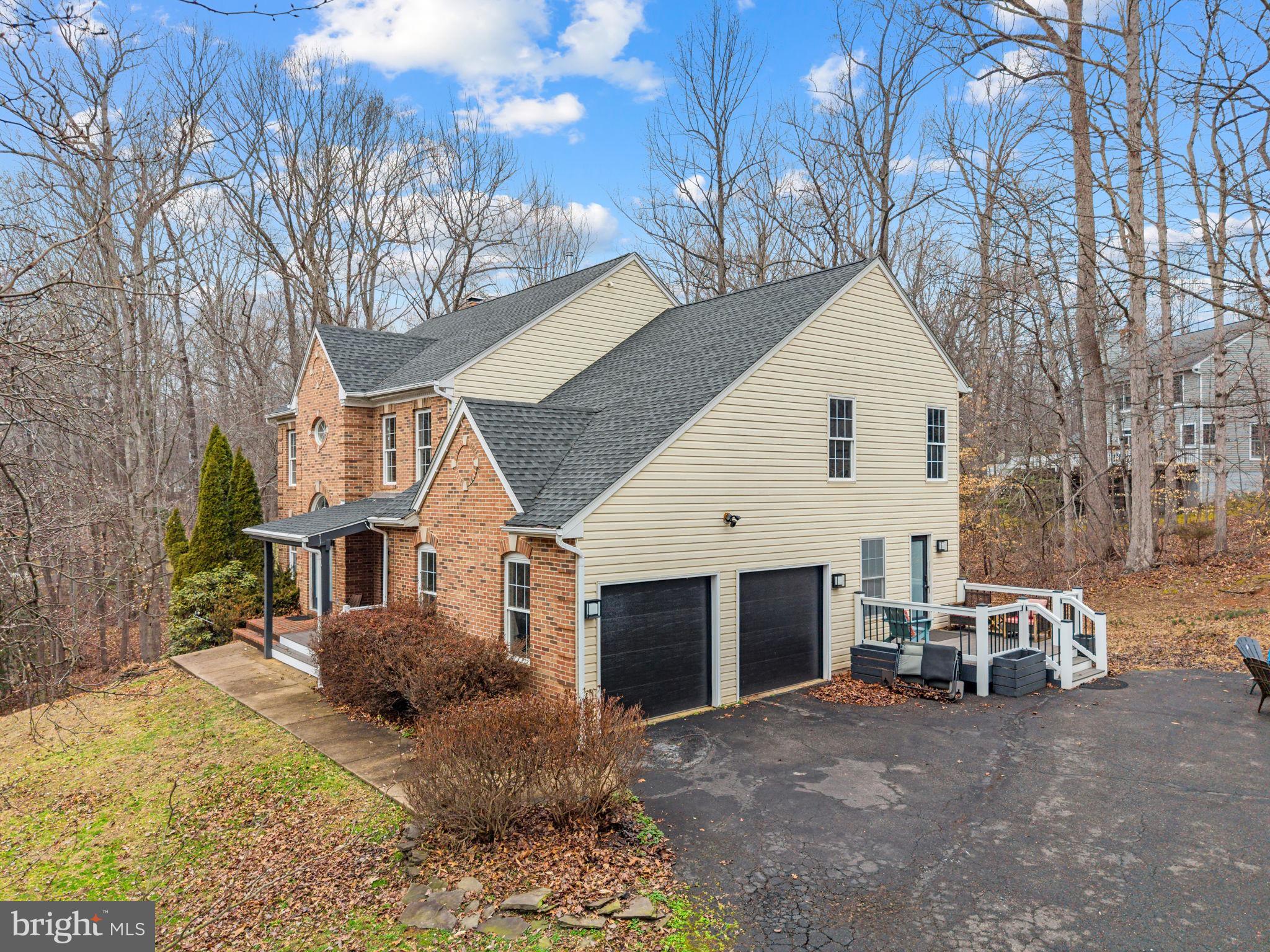 FOX DEN ESTATES - Residential