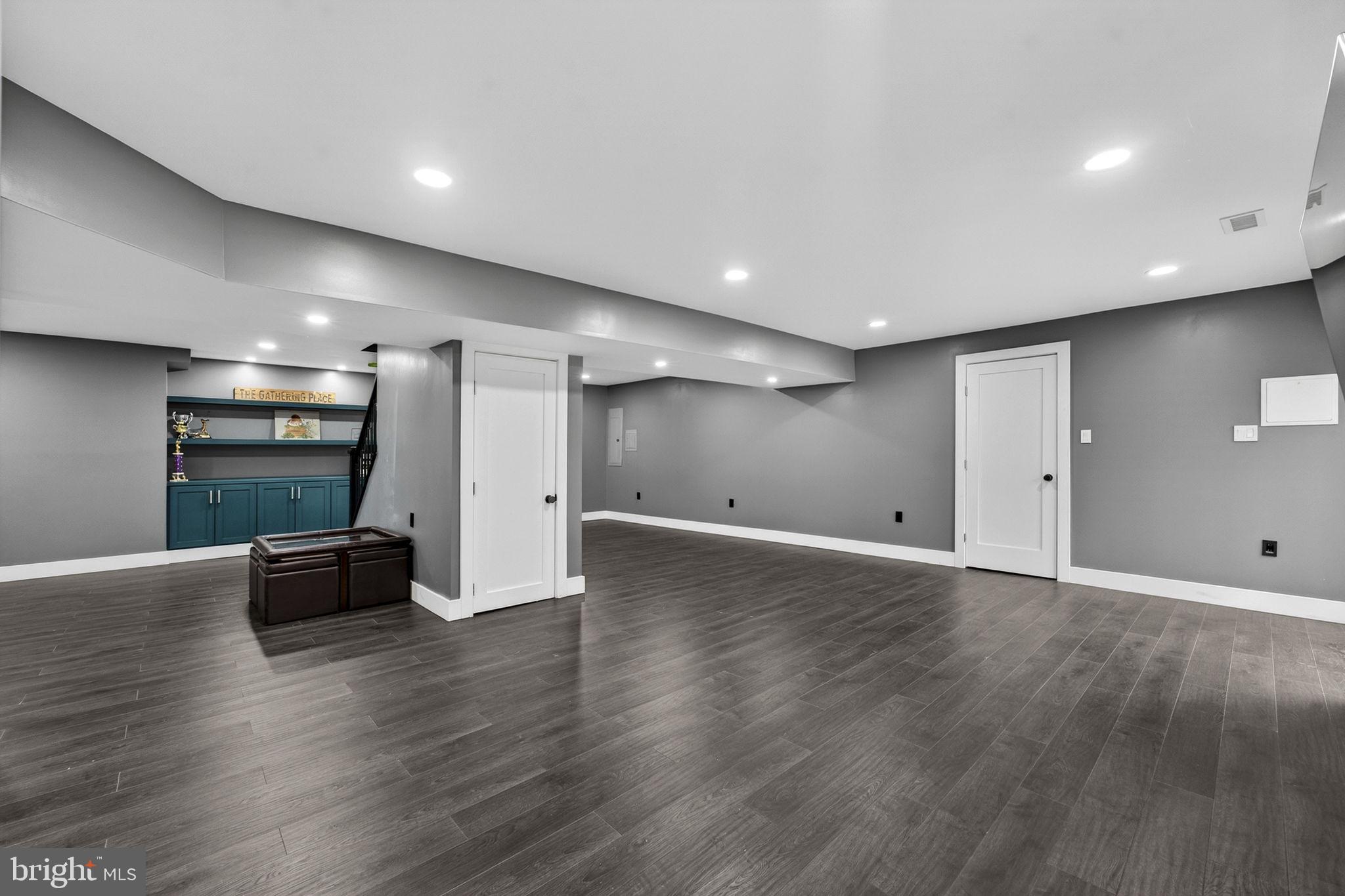 FOX DEN ESTATES - Residential