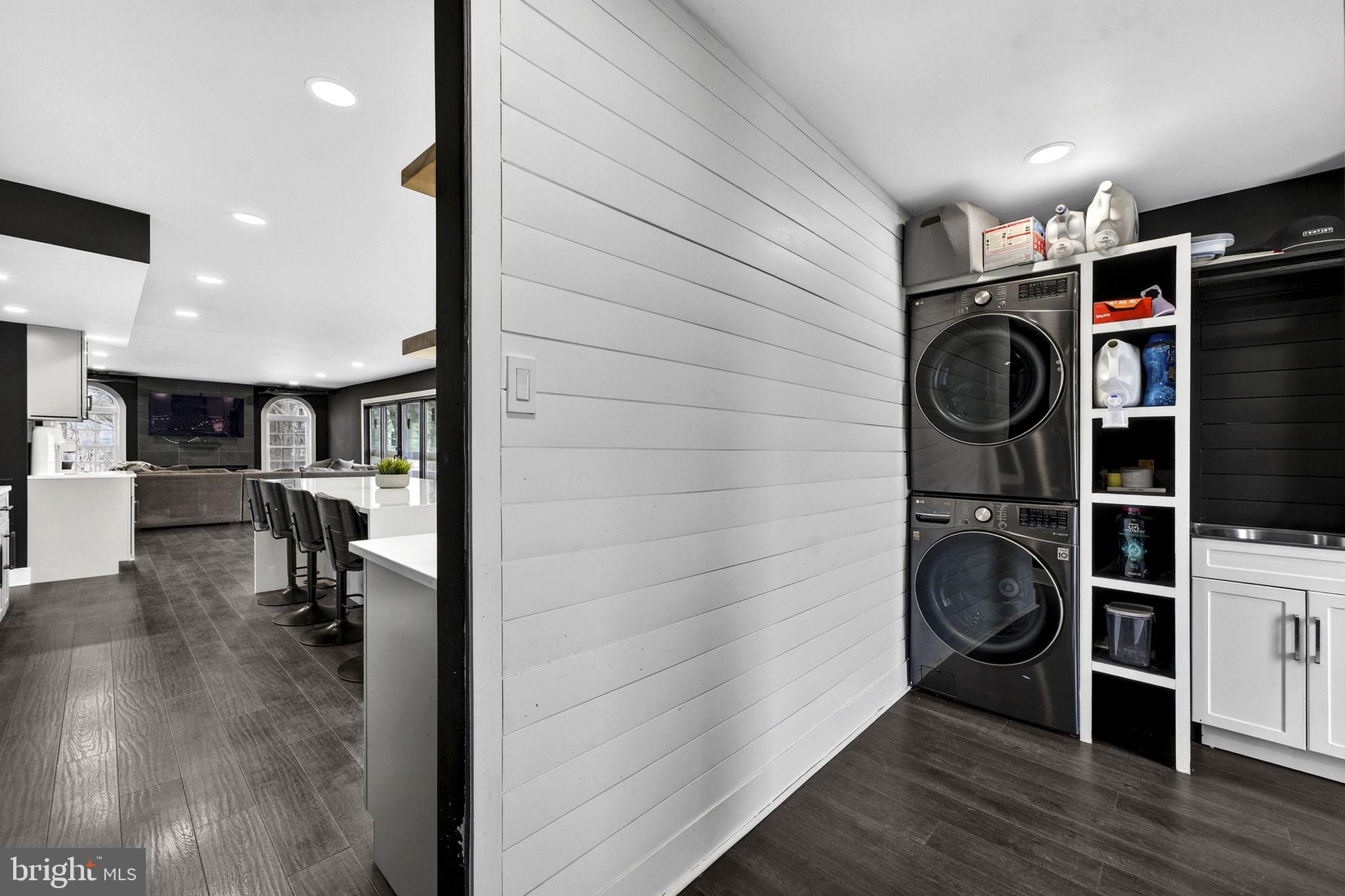 FOX DEN ESTATES - Residential