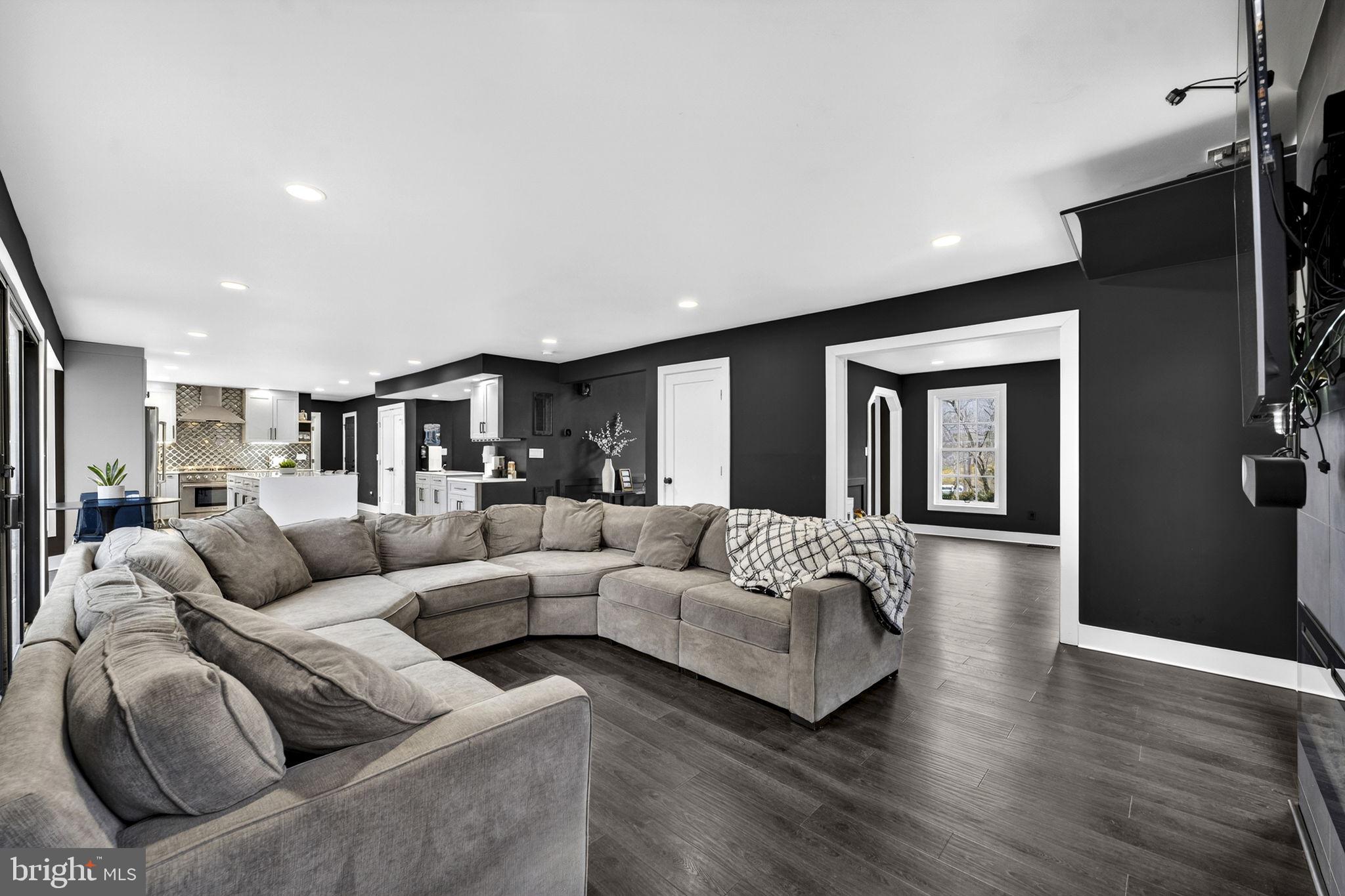 FOX DEN ESTATES - Residential