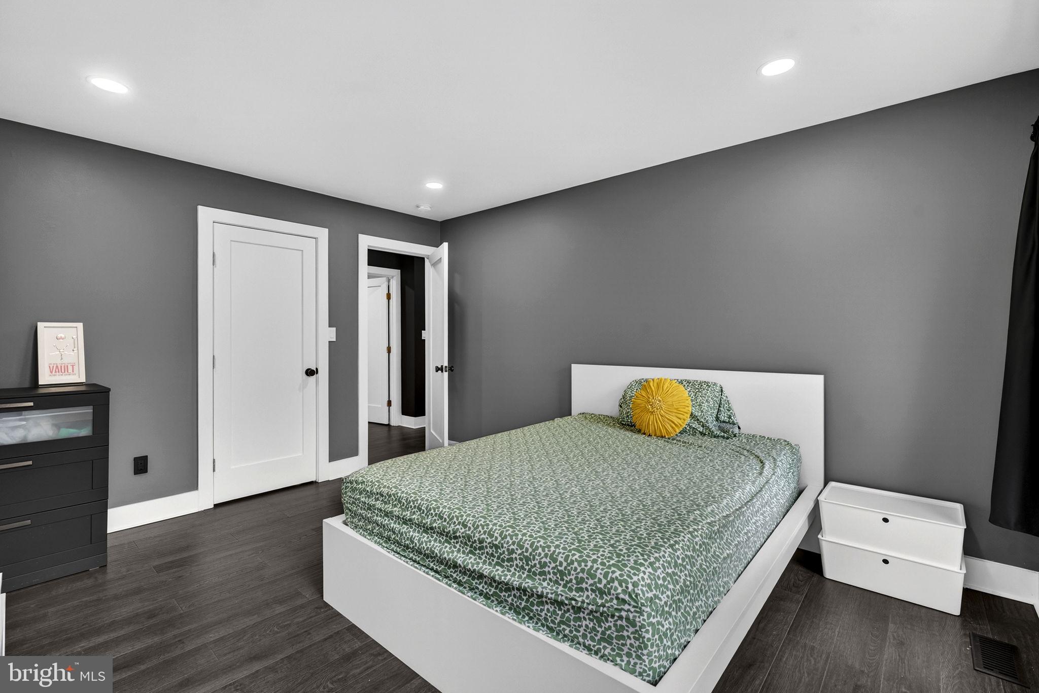 FOX DEN ESTATES - Residential