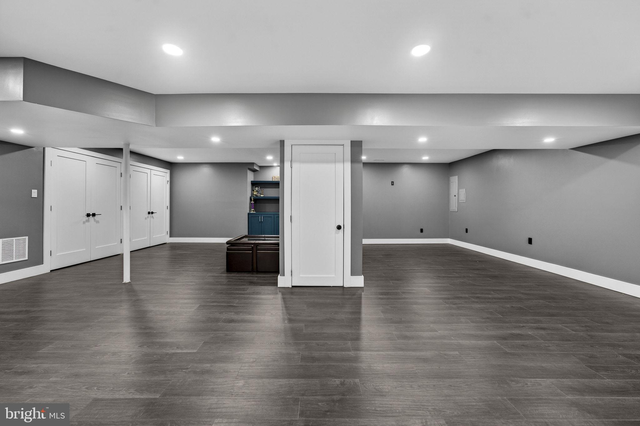 FOX DEN ESTATES - Residential