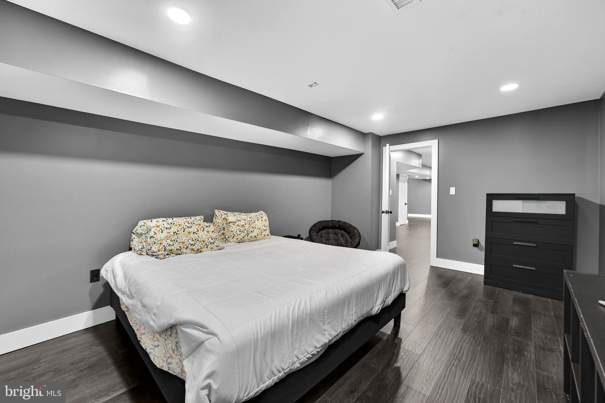 FOX DEN ESTATES - Residential