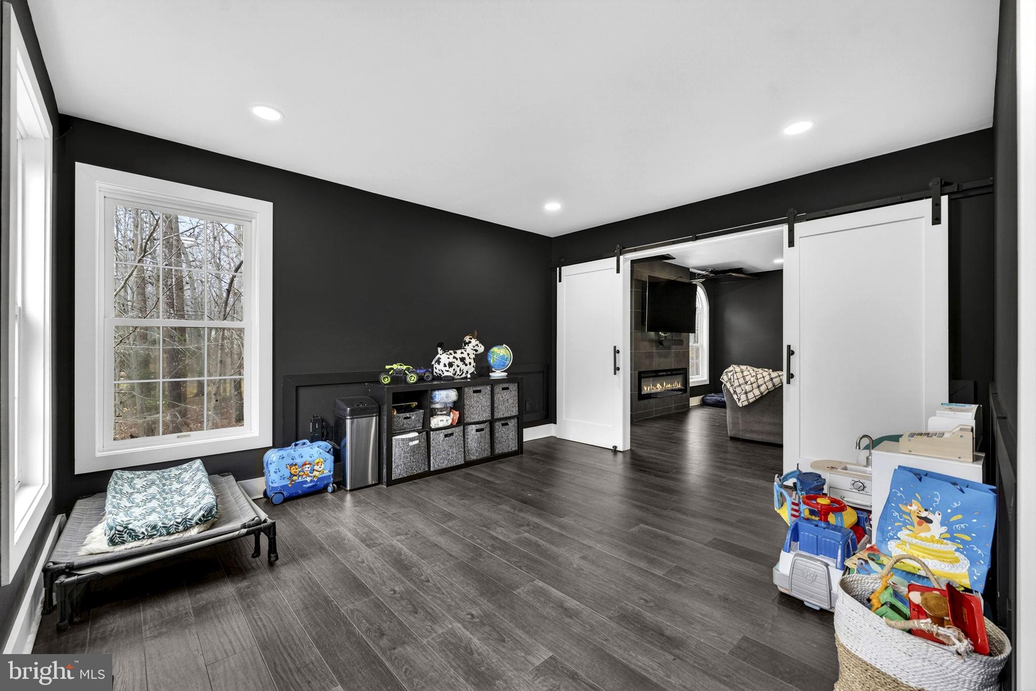 FOX DEN ESTATES - Residential