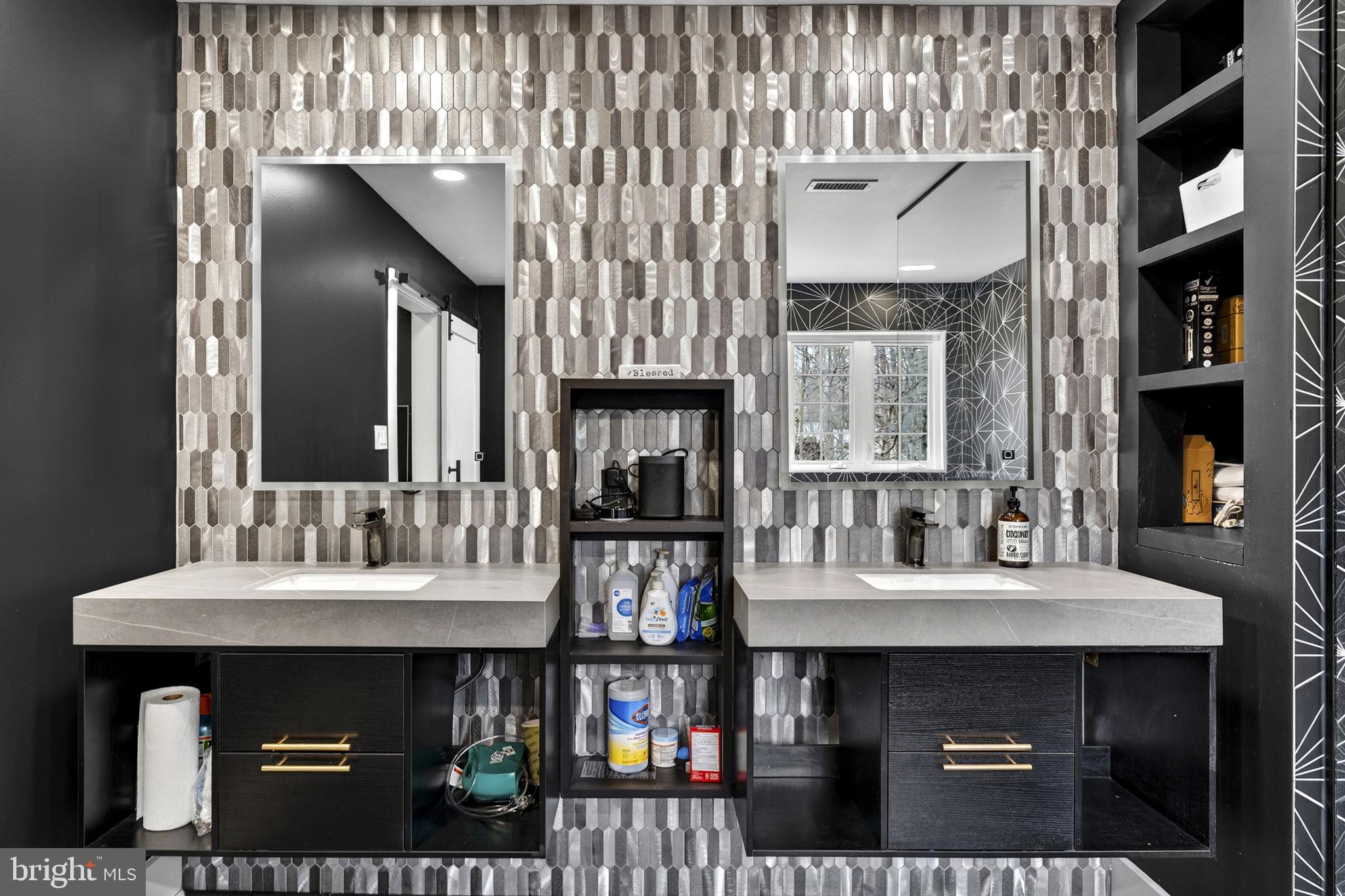 FOX DEN ESTATES - Residential