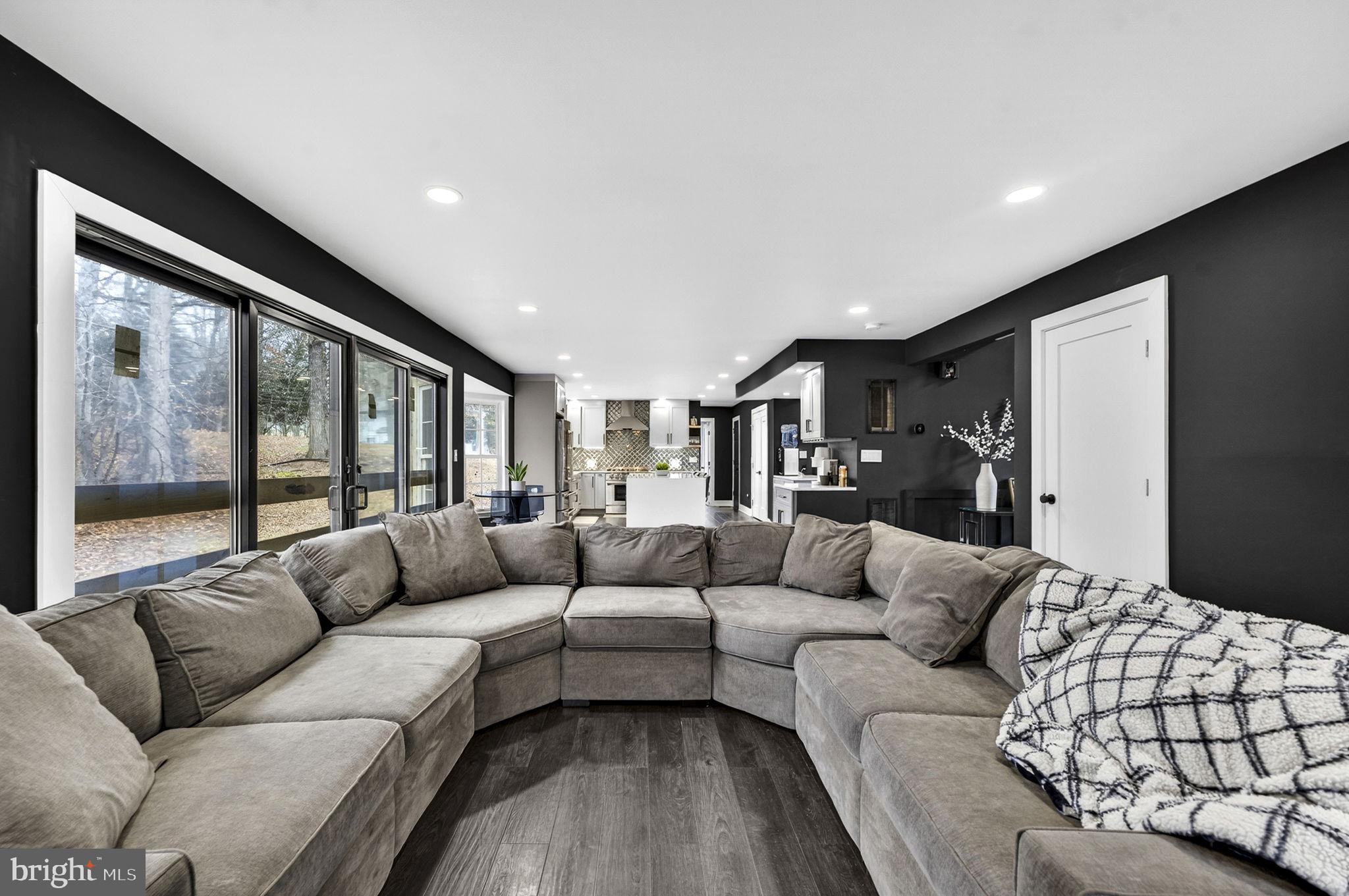 FOX DEN ESTATES - Residential