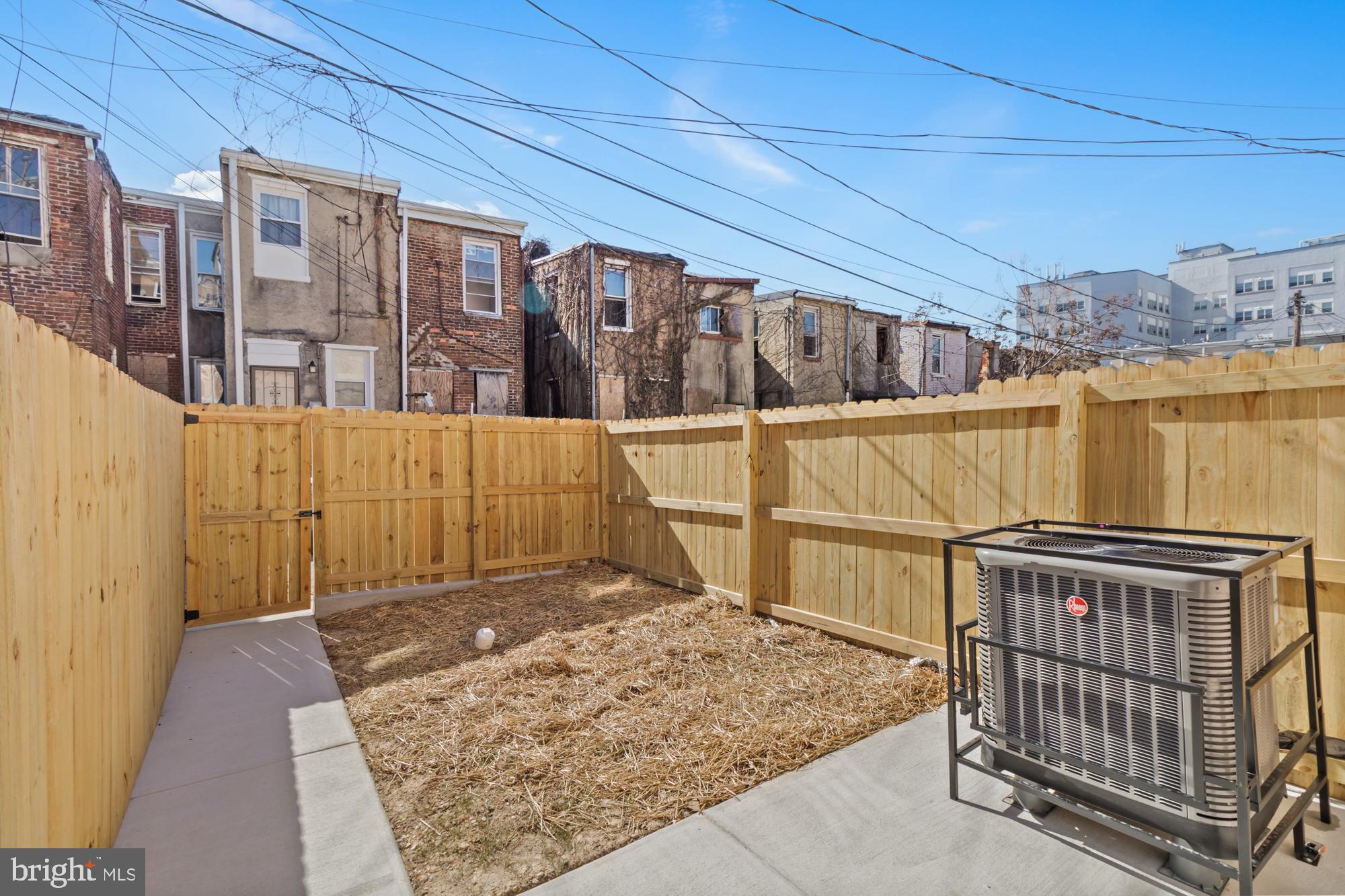 JOHNSTON SQUARE - Residential