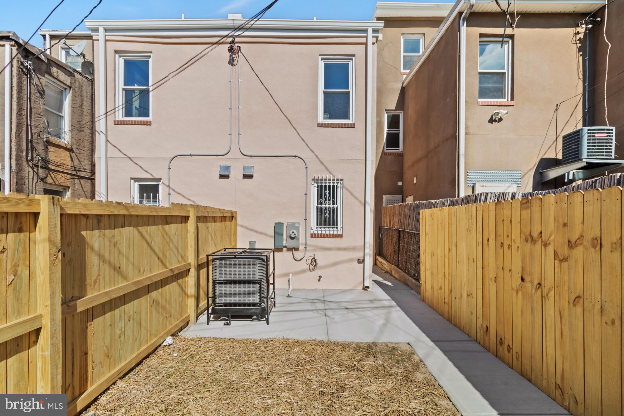 JOHNSTON SQUARE - Residential