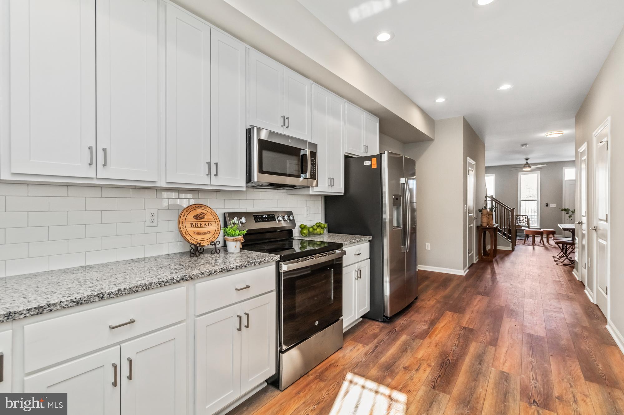JOHNSTON SQUARE - Residential