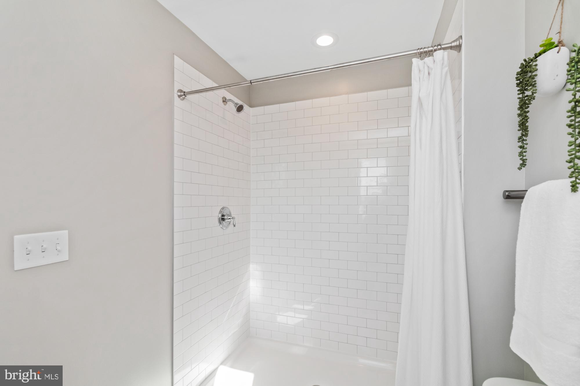 JOHNSTON SQUARE - Residential