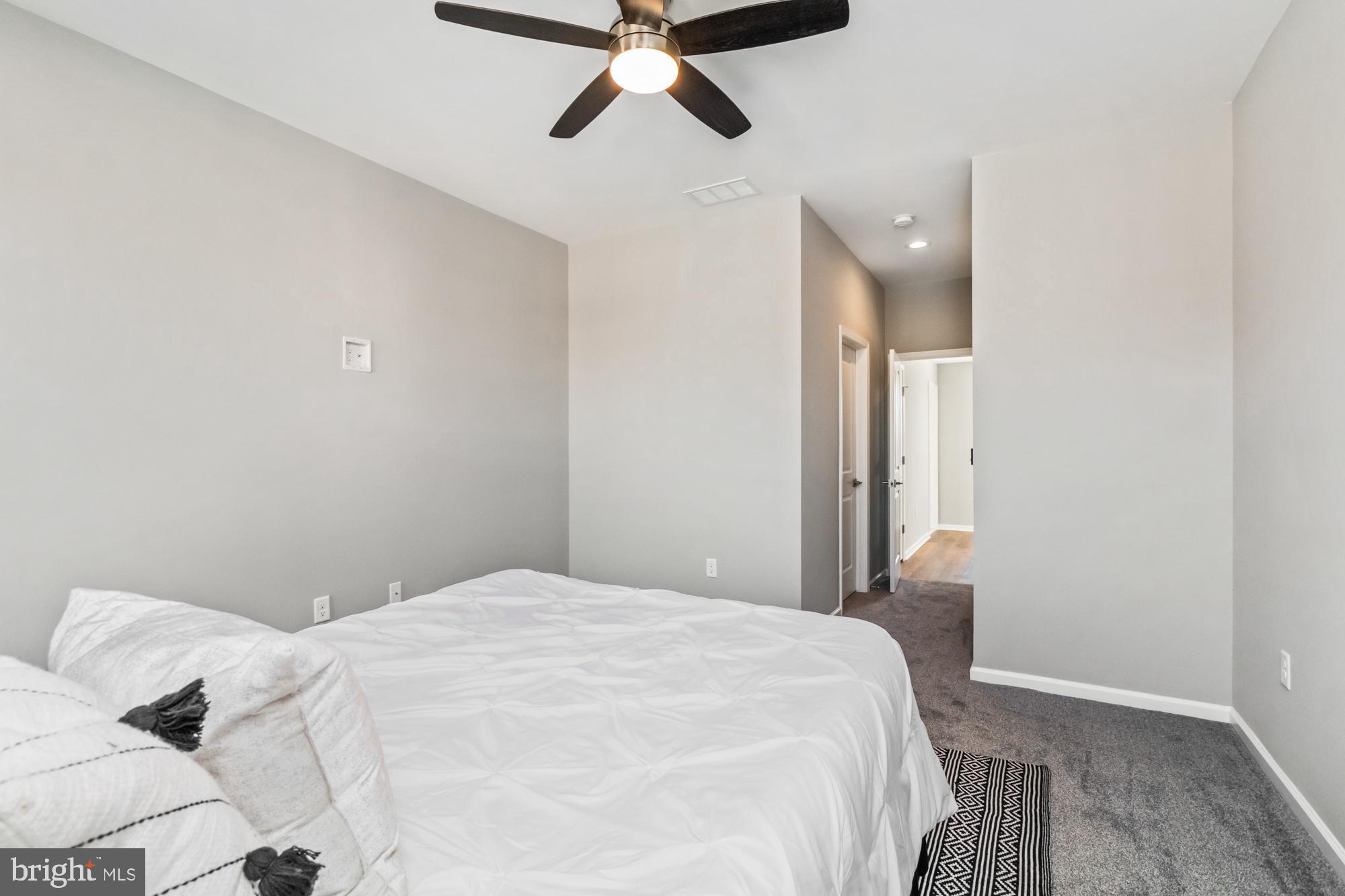 JOHNSTON SQUARE - Residential