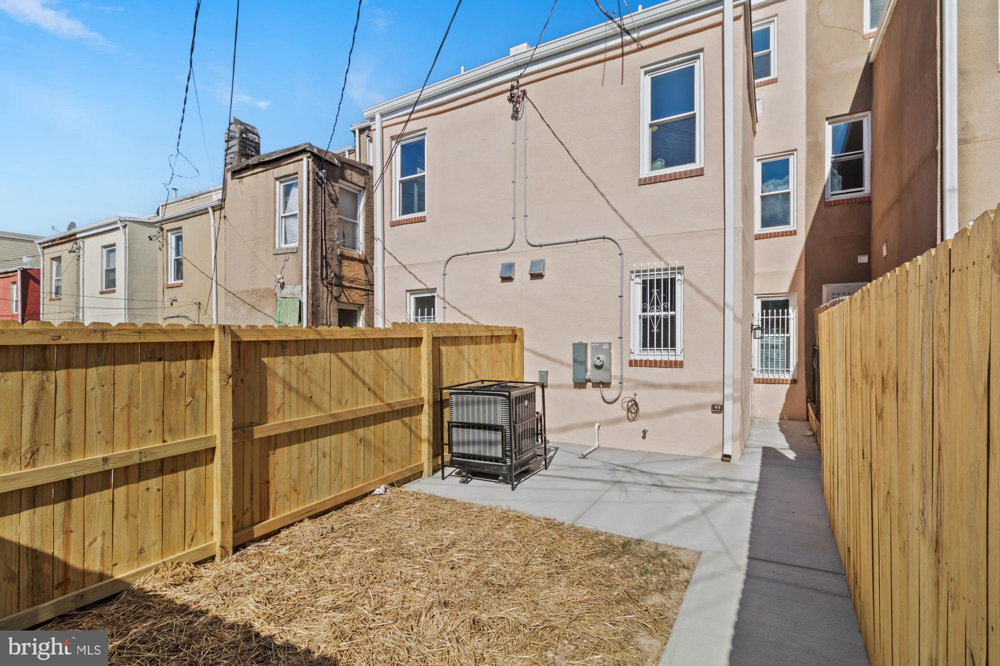 JOHNSTON SQUARE - Residential