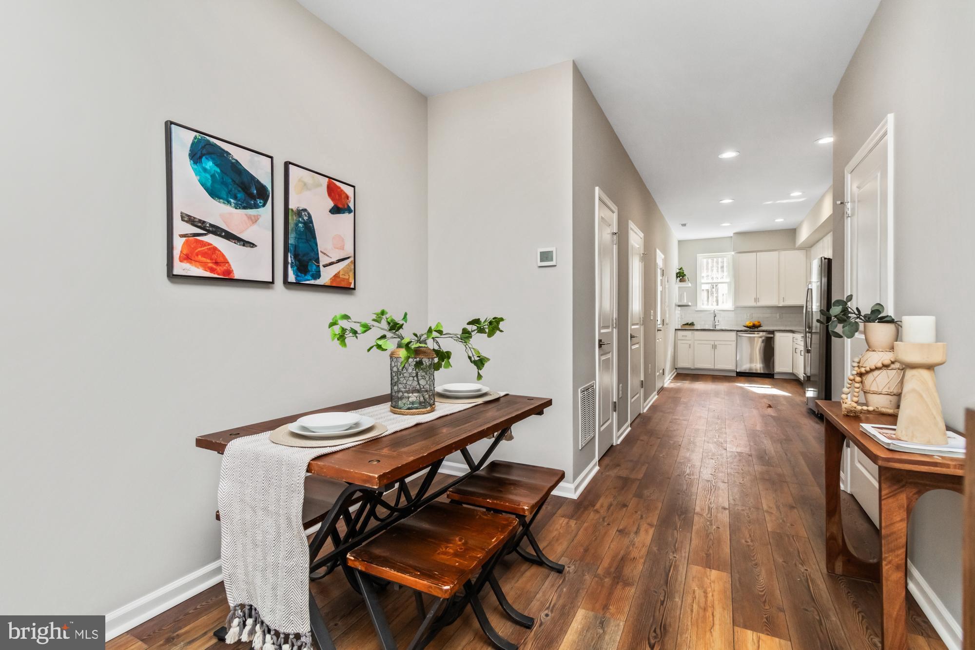 JOHNSTON SQUARE - Residential