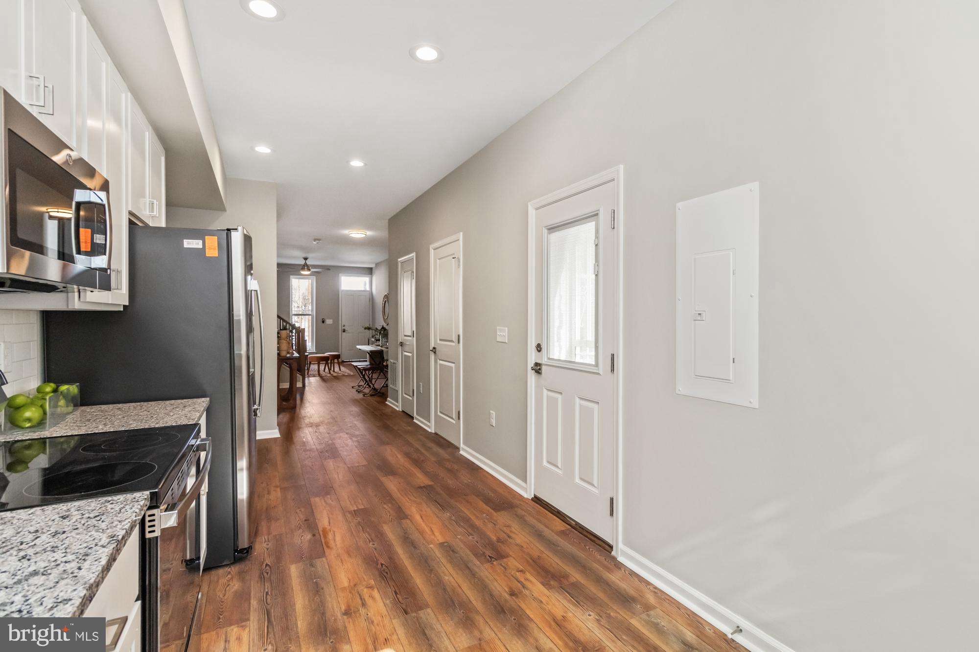 JOHNSTON SQUARE - Residential