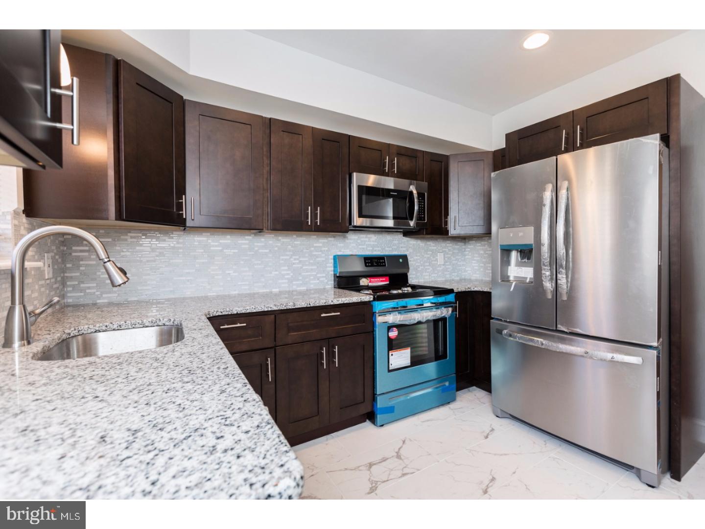 PORT RICHMOND - Residential