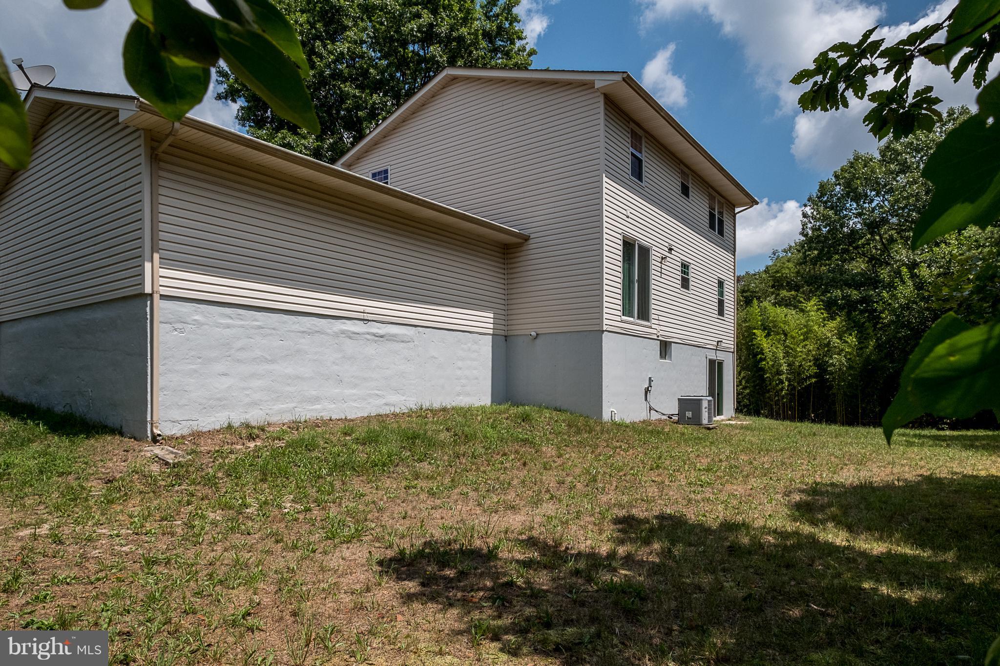 RIDGEFIELD - Residential Lease