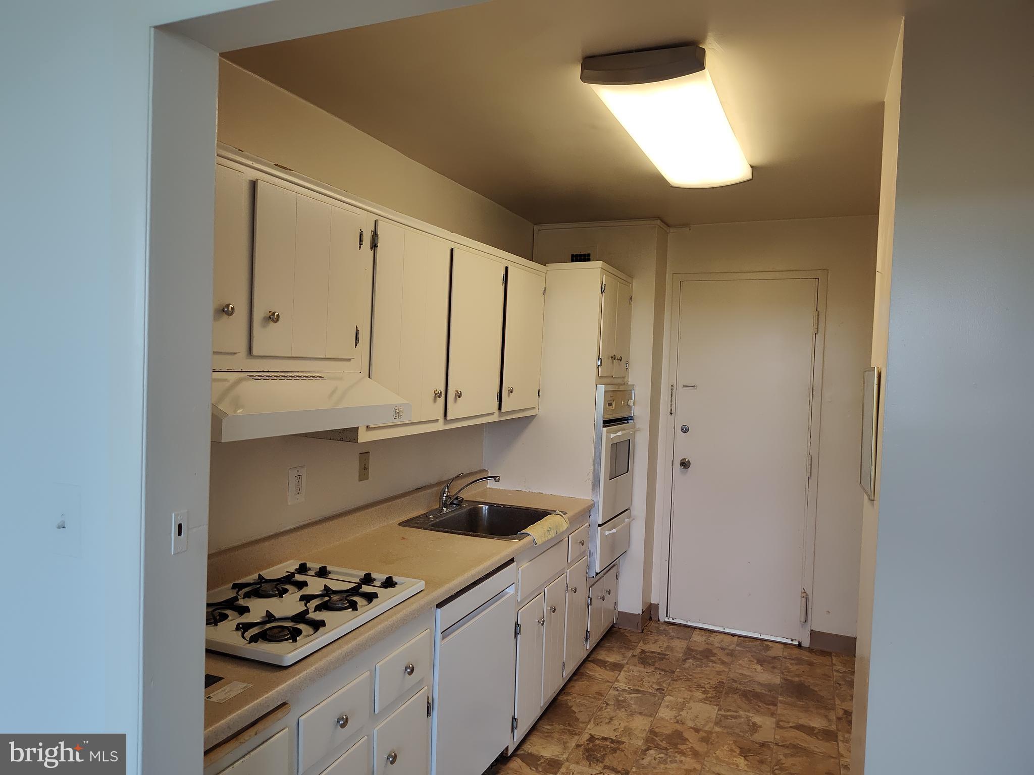 GROSVENOR PARK - Residential Lease