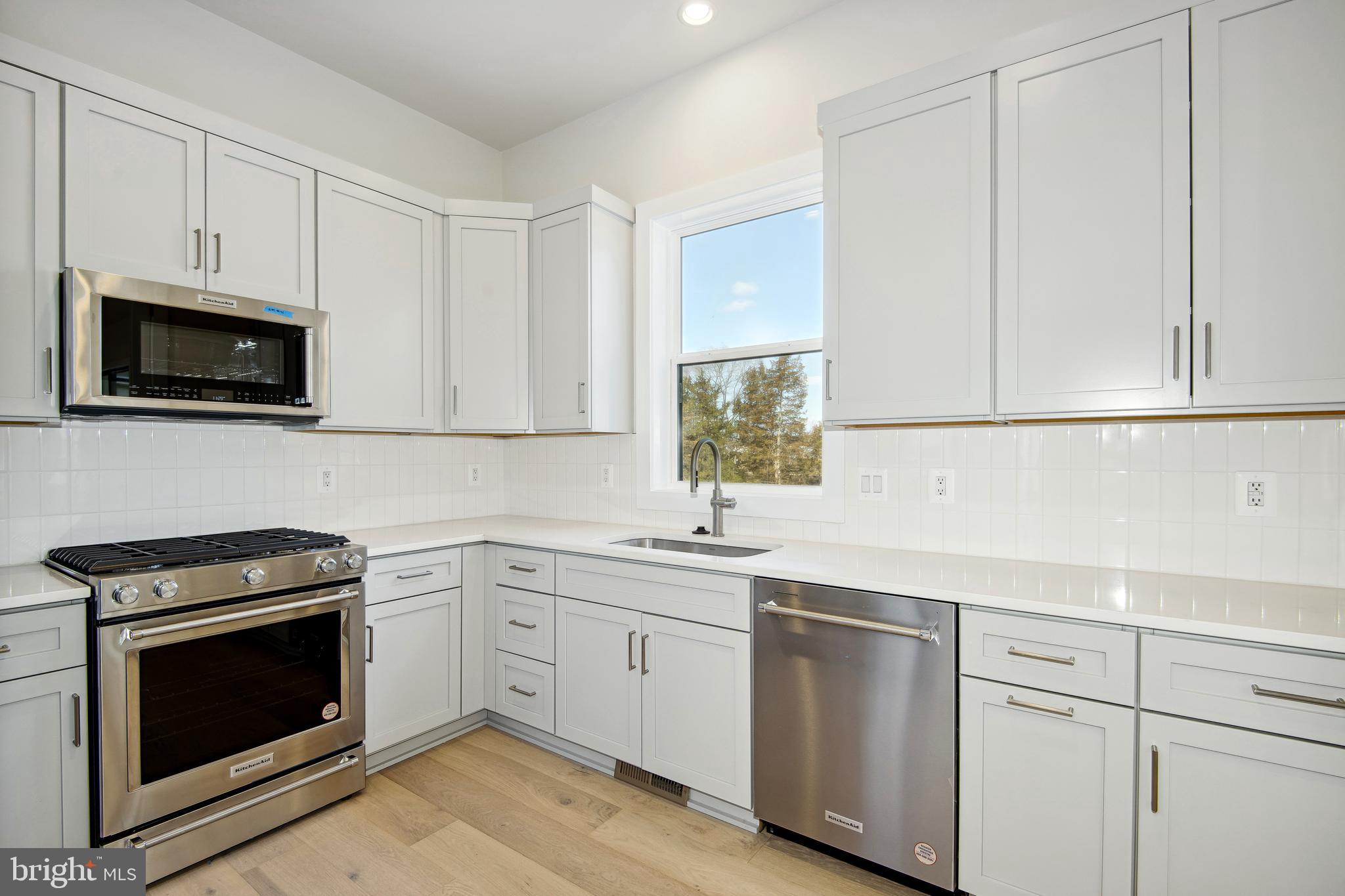 LENAH MILL - THE EXECUTIVES - Residential