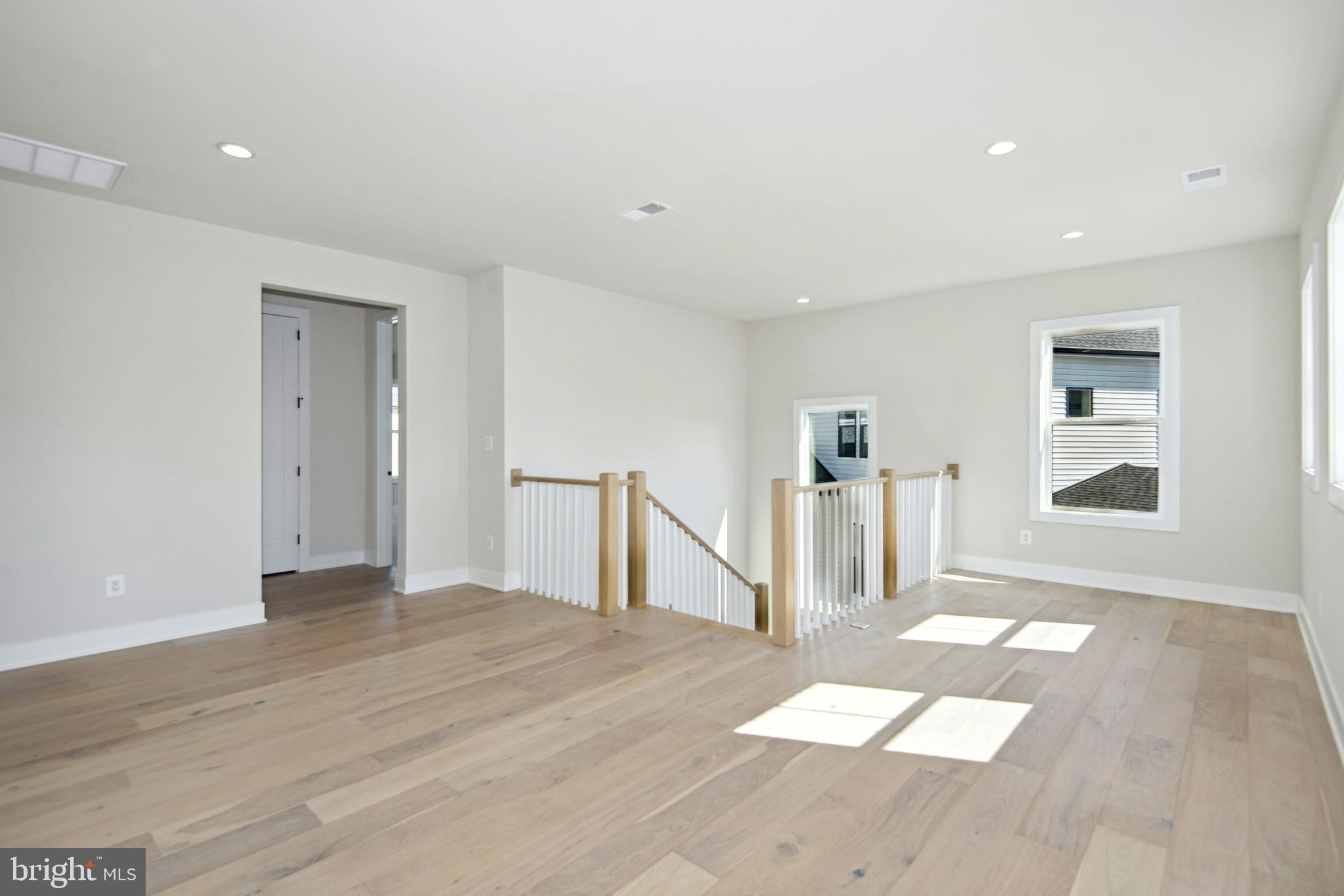 LENAH MILL - THE EXECUTIVES - Residential