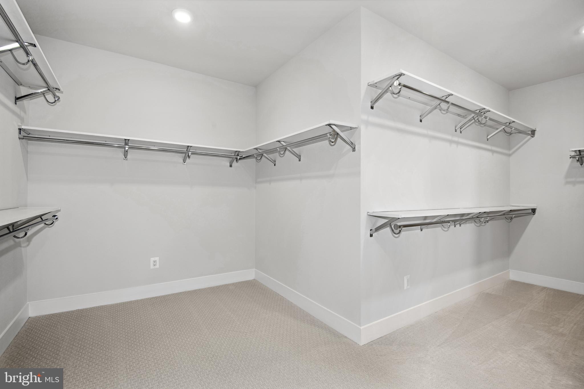 LENAH MILL - THE EXECUTIVES - Residential