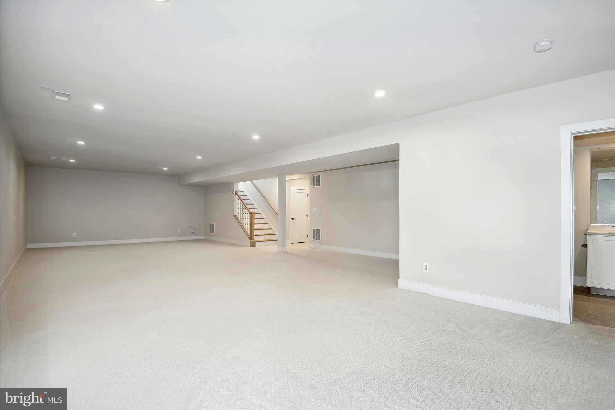 LENAH MILL - THE EXECUTIVES - Residential