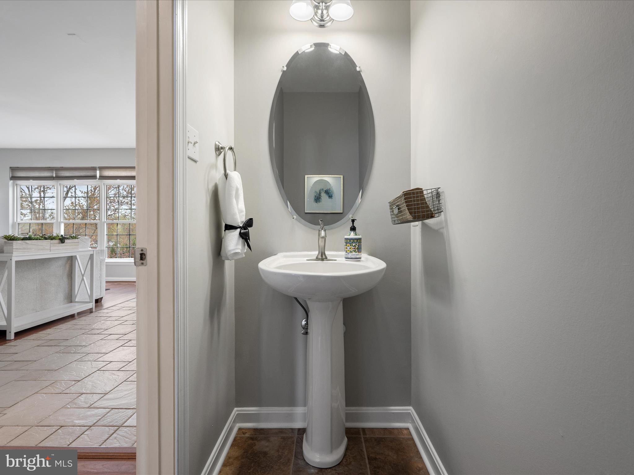 ENGLAND RUN - Residential