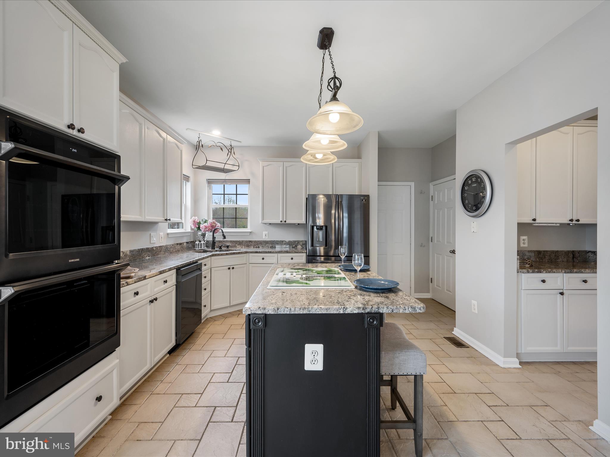 ENGLAND RUN - Residential