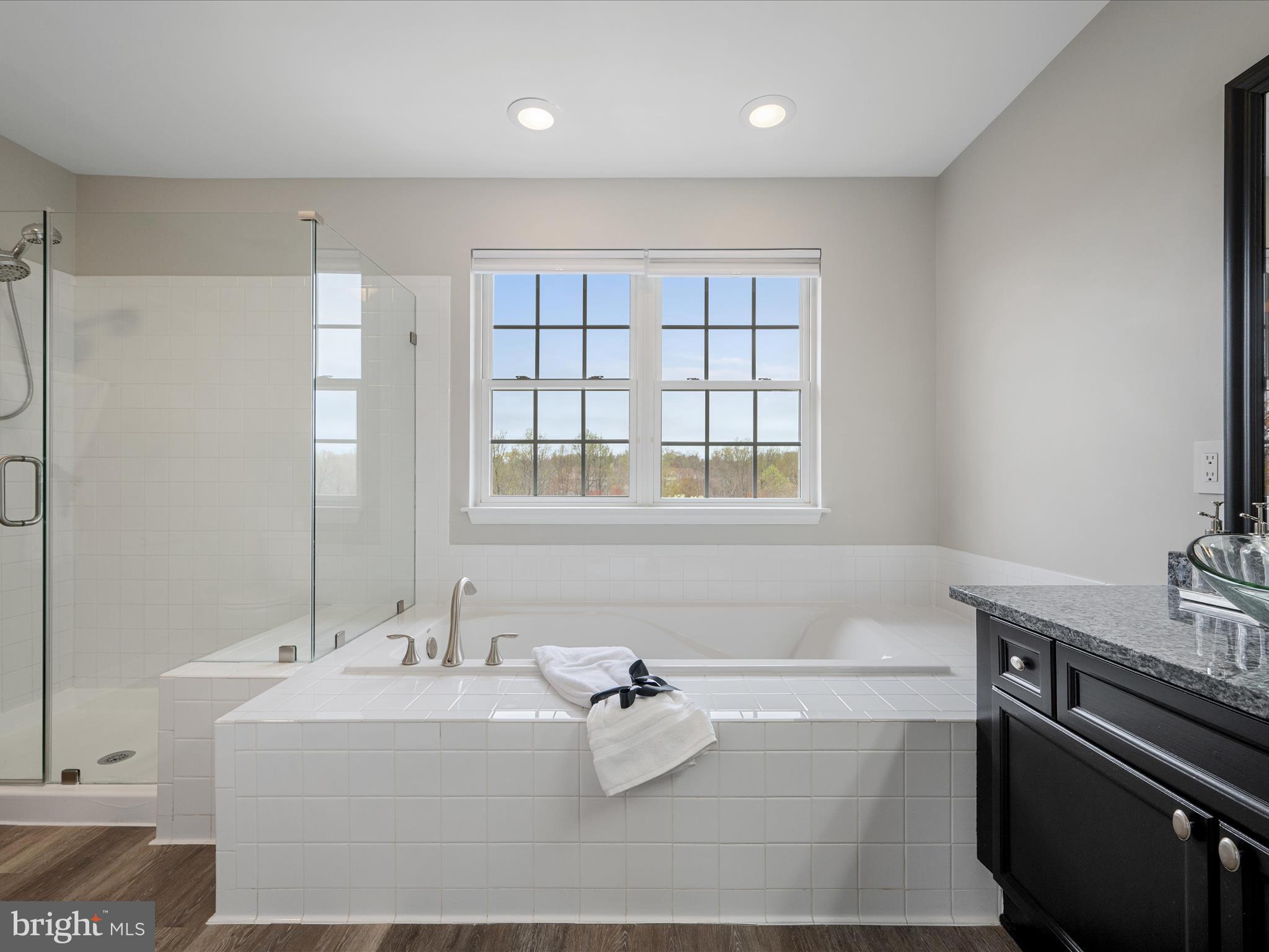 ENGLAND RUN - Residential