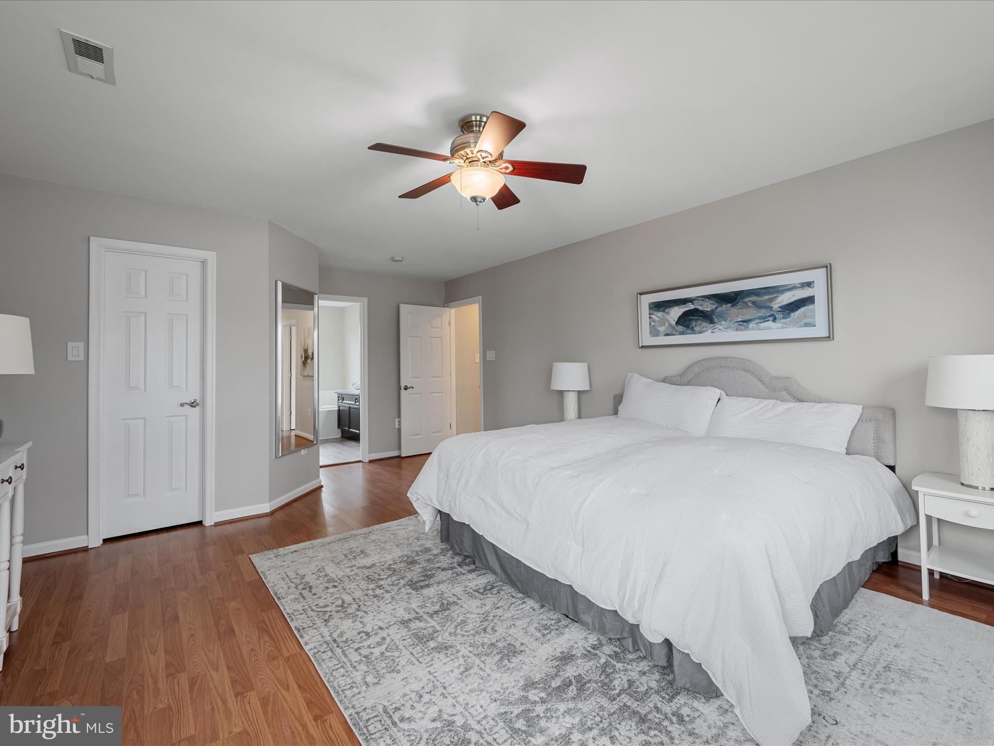 ENGLAND RUN - Residential