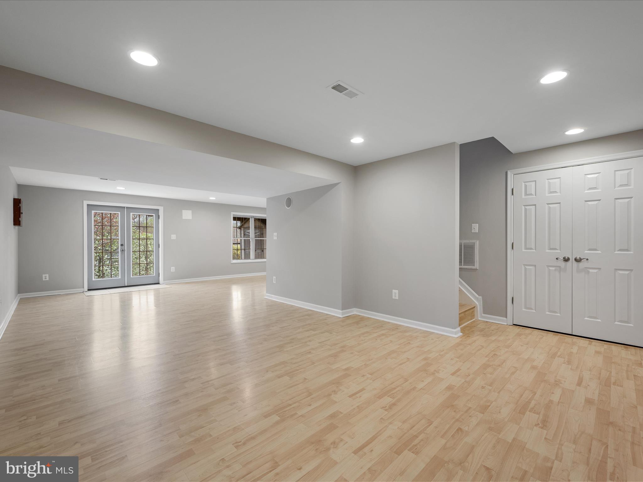 ENGLAND RUN - Residential