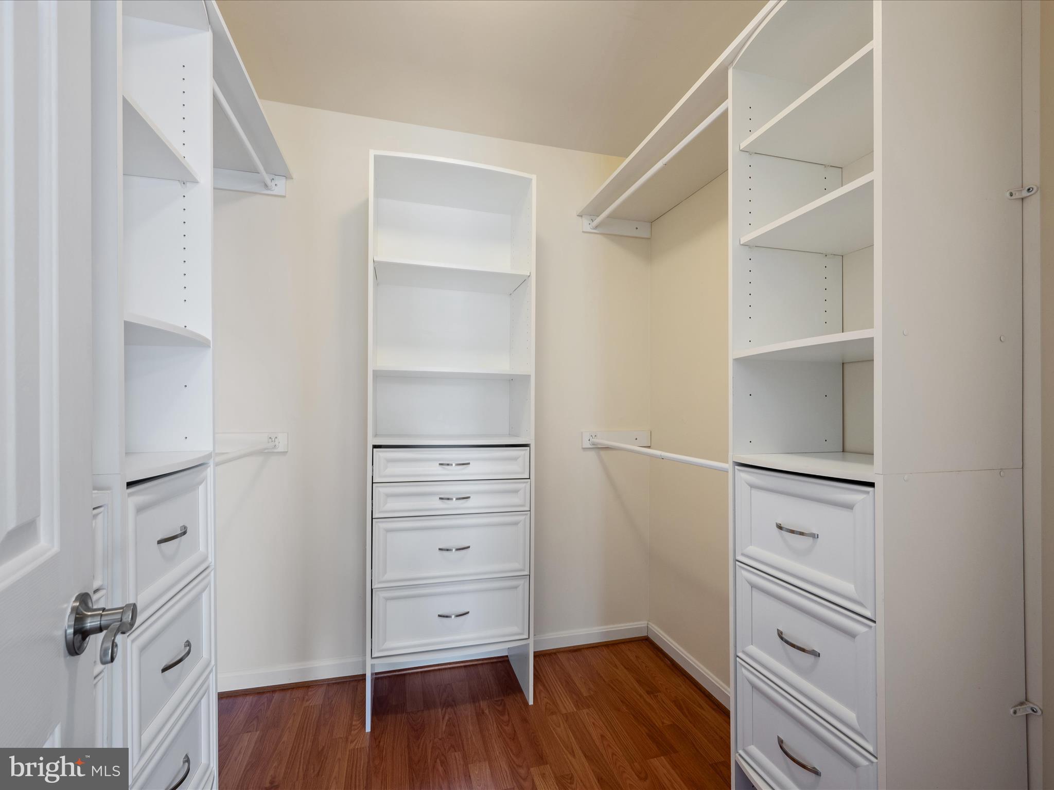 ENGLAND RUN - Residential