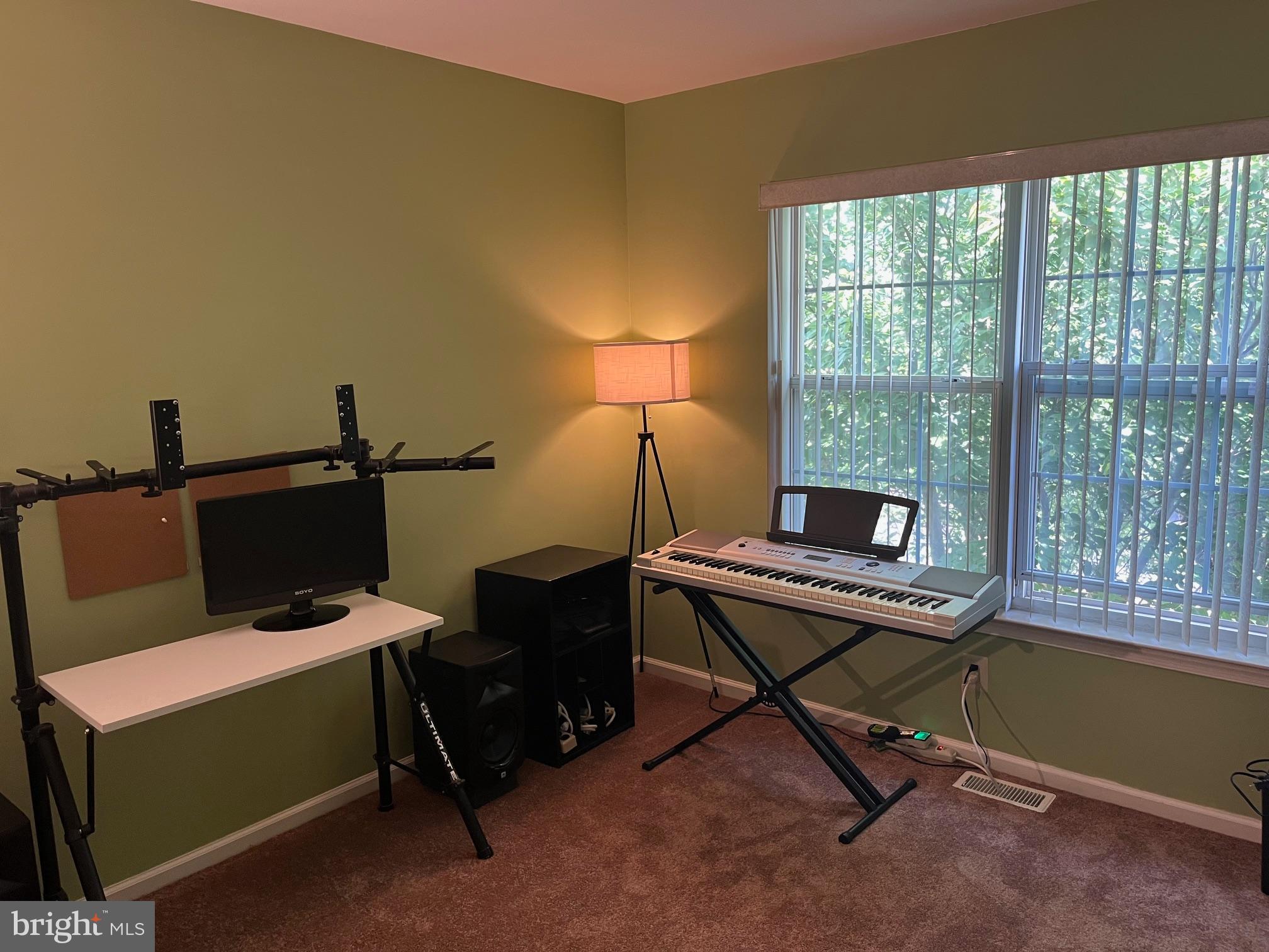 HIDDEN CREEK - Residential