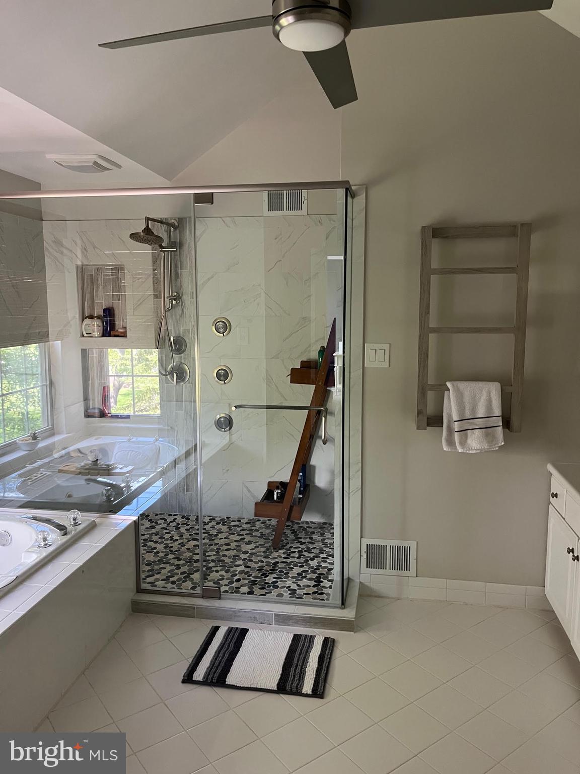 HIDDEN CREEK - Residential