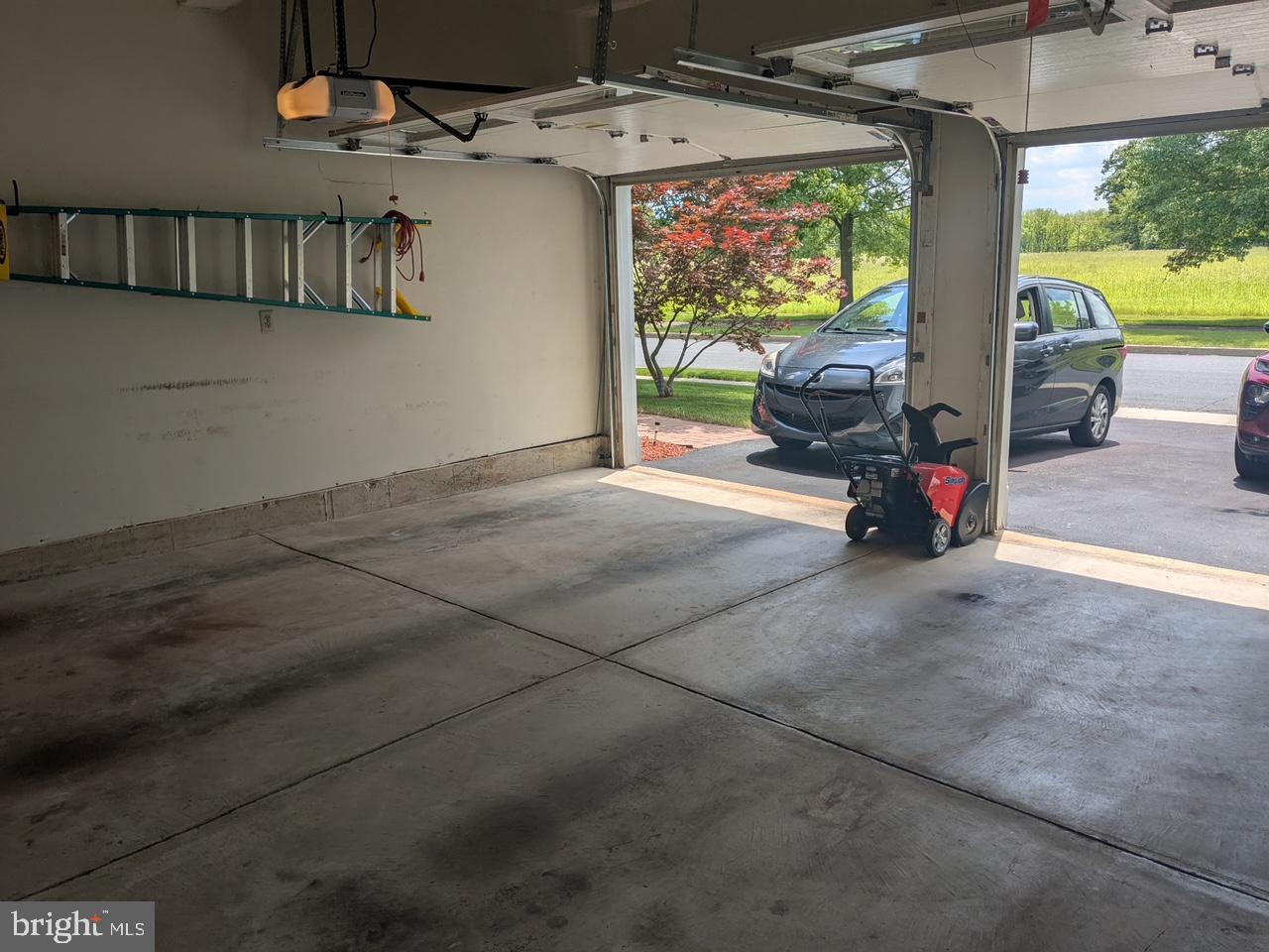 HIDDEN CREEK - Residential