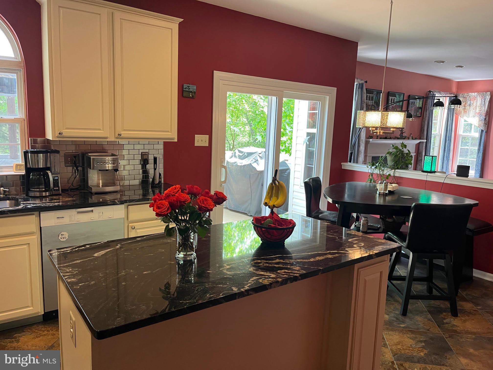 HIDDEN CREEK - Residential