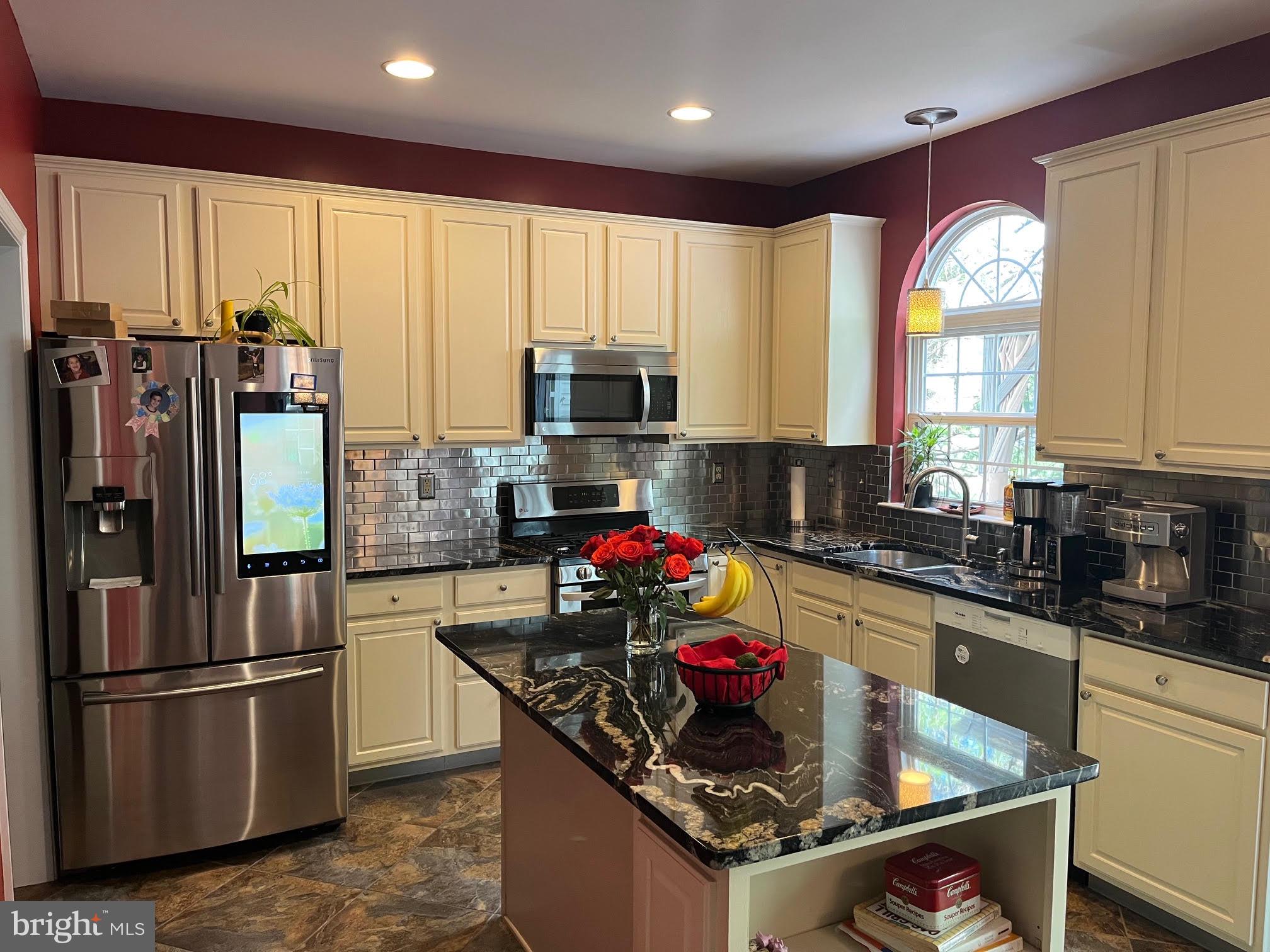 HIDDEN CREEK - Residential