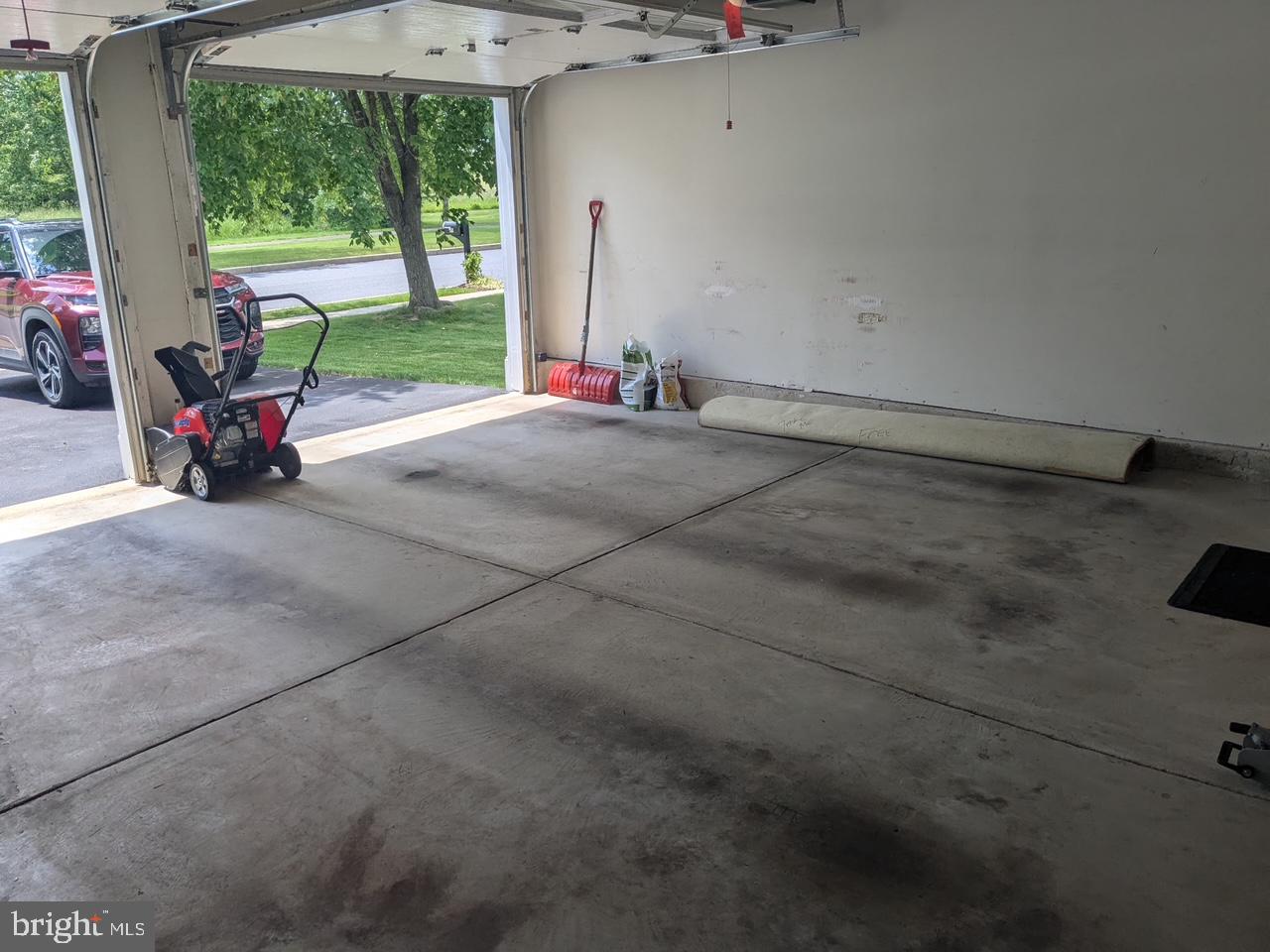 HIDDEN CREEK - Residential