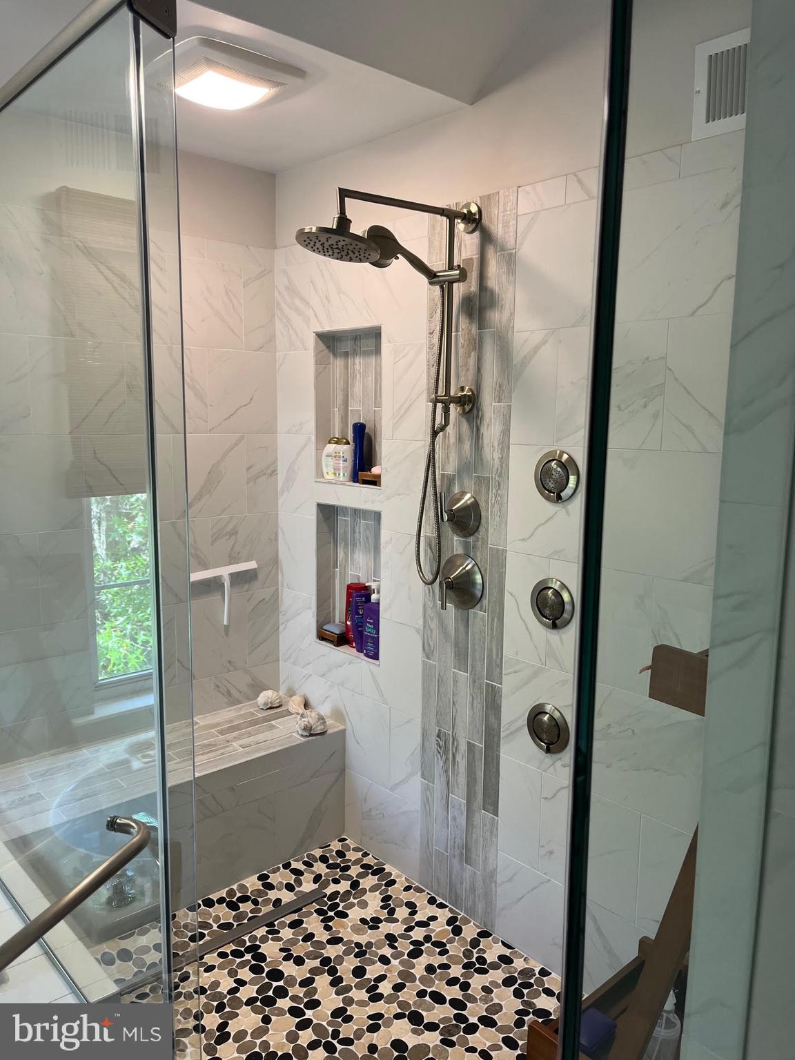 HIDDEN CREEK - Residential