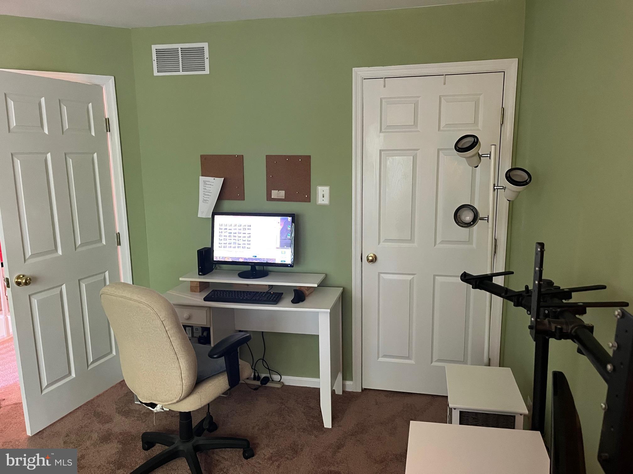 HIDDEN CREEK - Residential