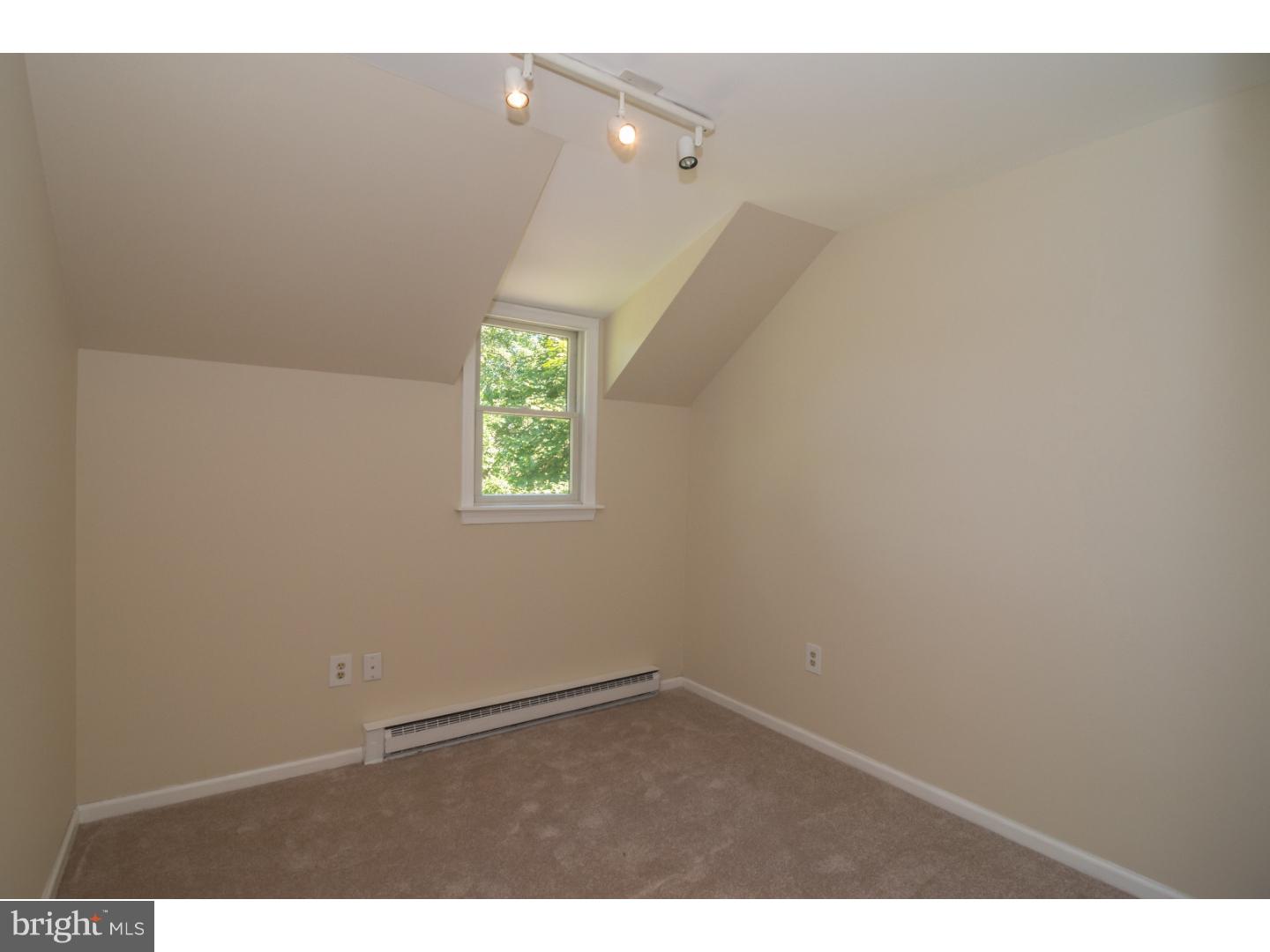 TROOP HILL - Residential