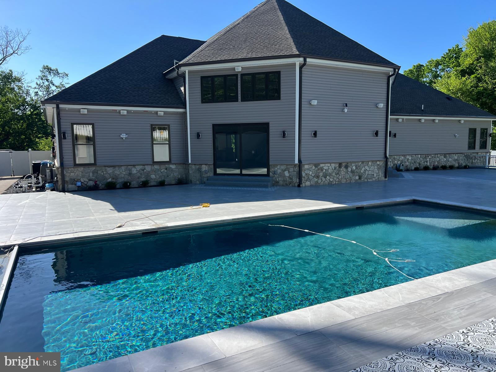 24035 NEW MOUNTAIN ROAD