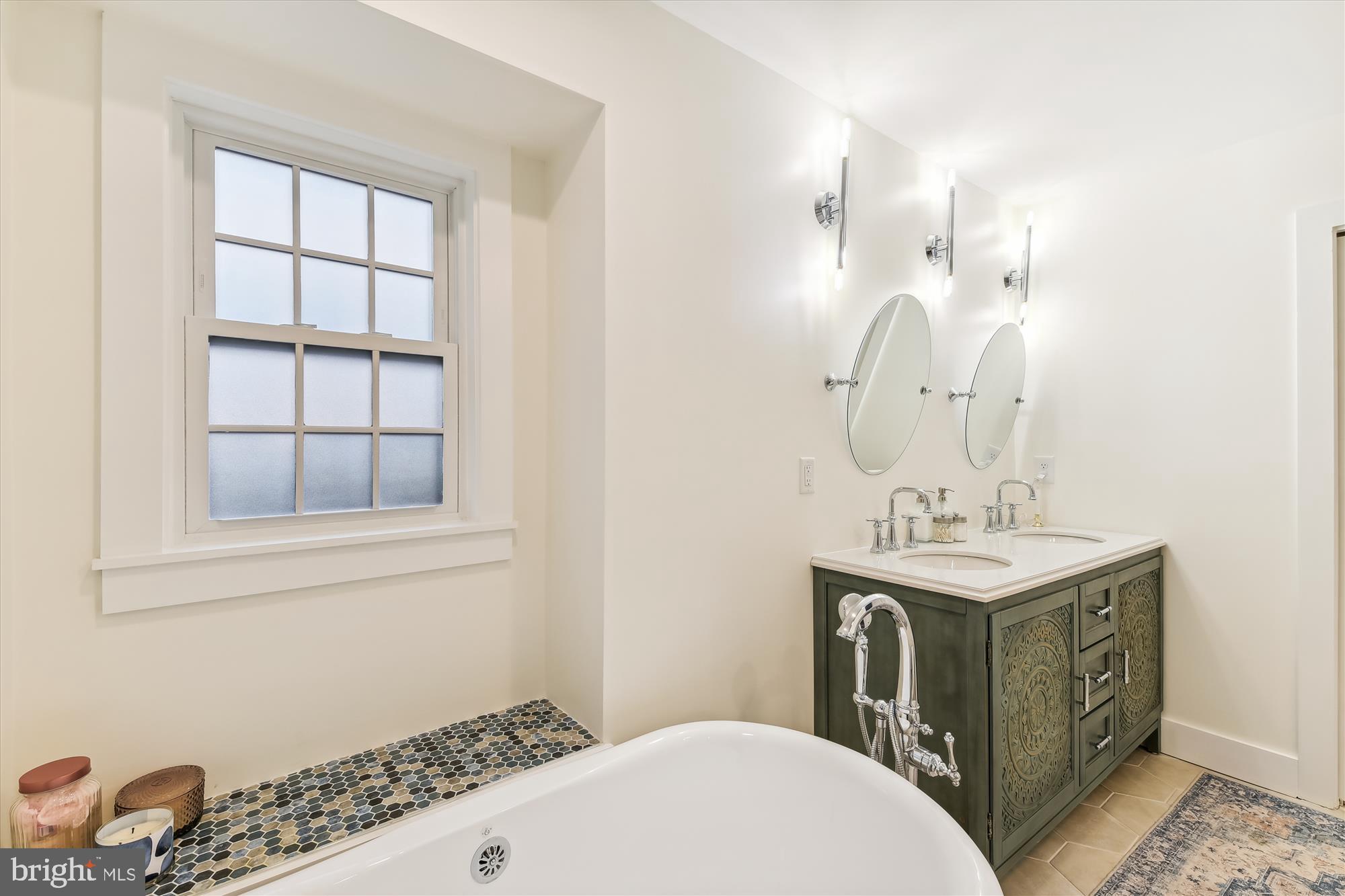 ROUND BAY - Residential