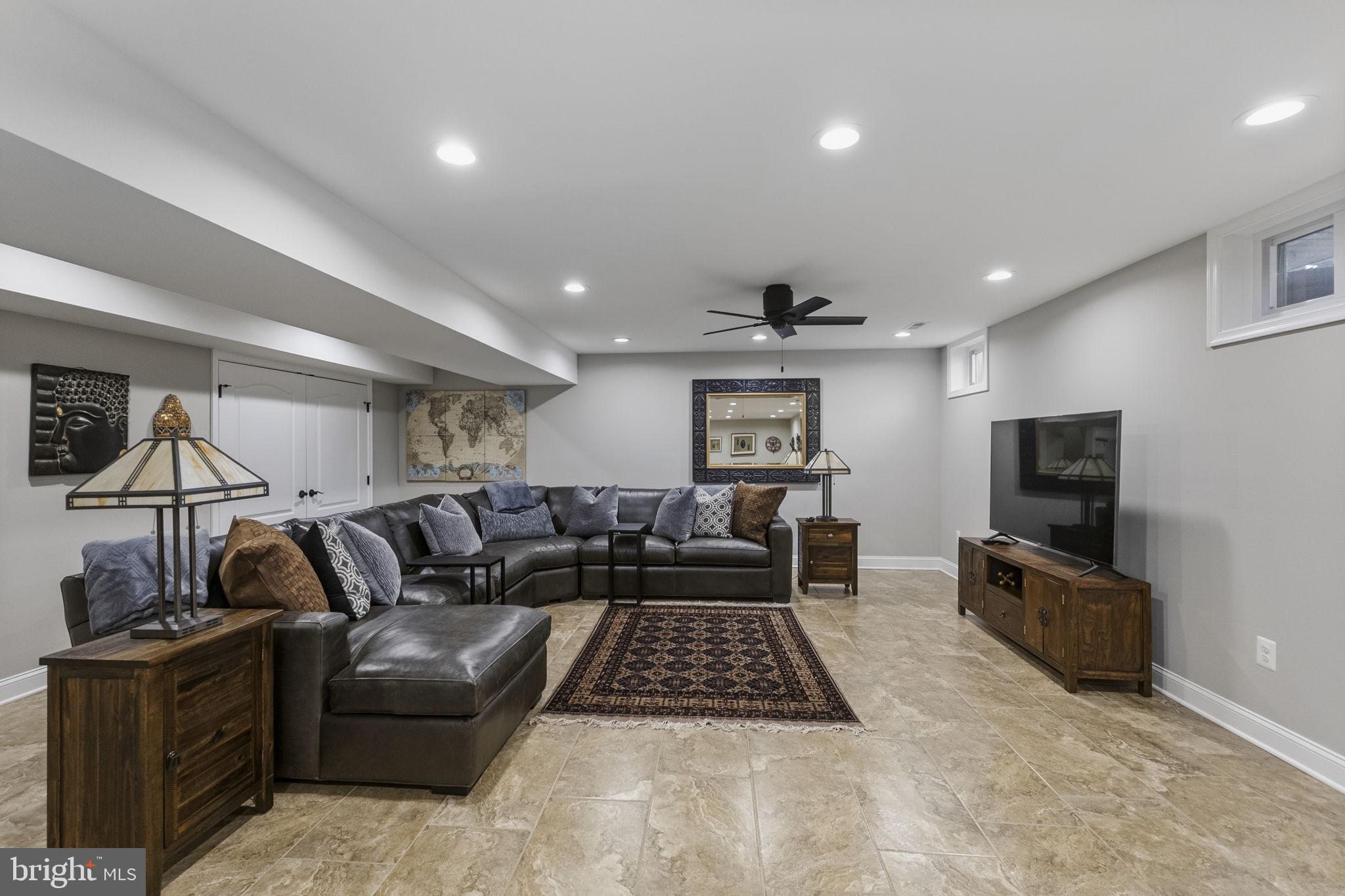 WORMANS MILL - Residential