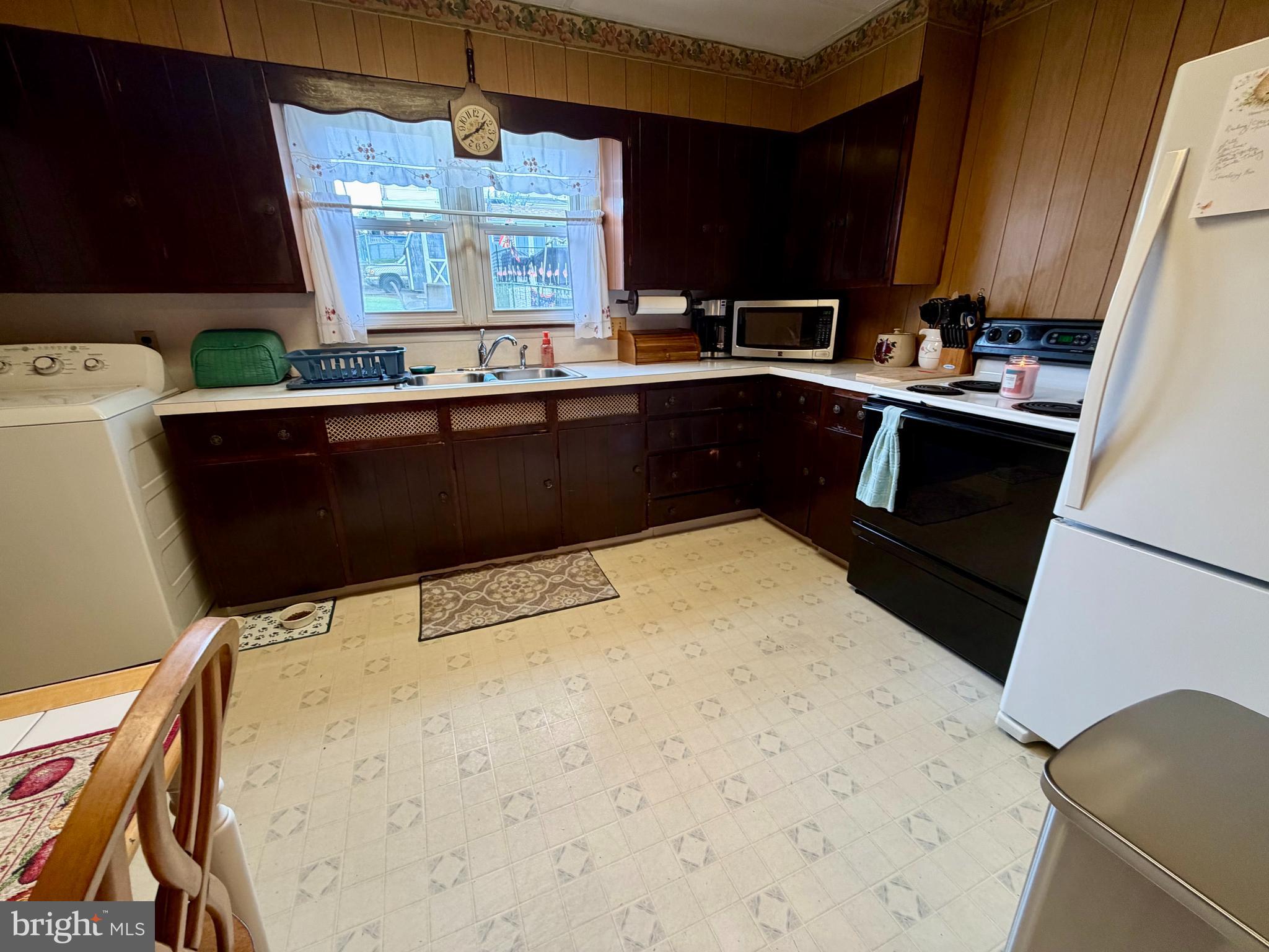 172 W RIDGE